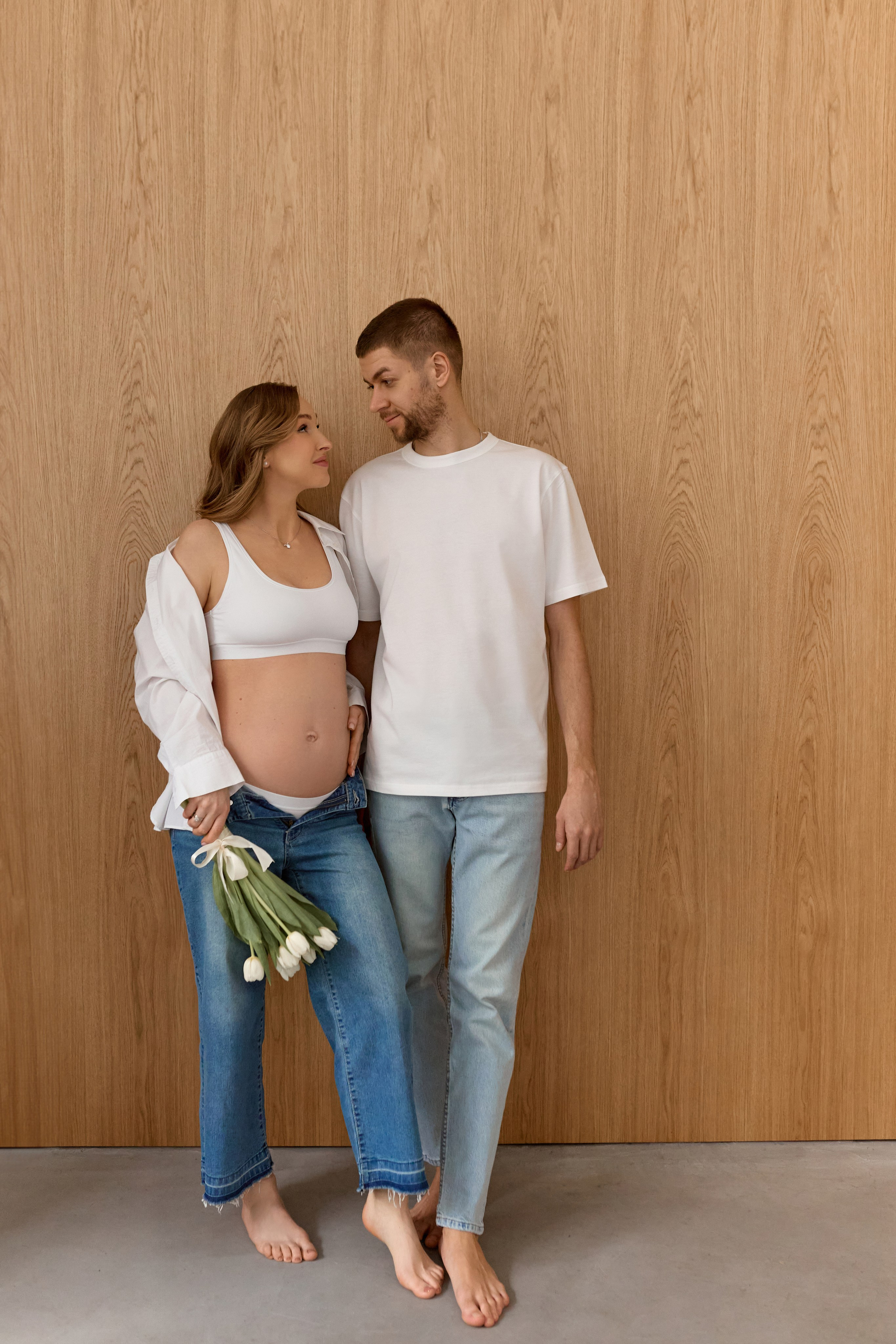 Фотосессия беременности в студии. Сестры Карабаза. Фотографы и ретушеры в Москве и Санкт-Петербурге