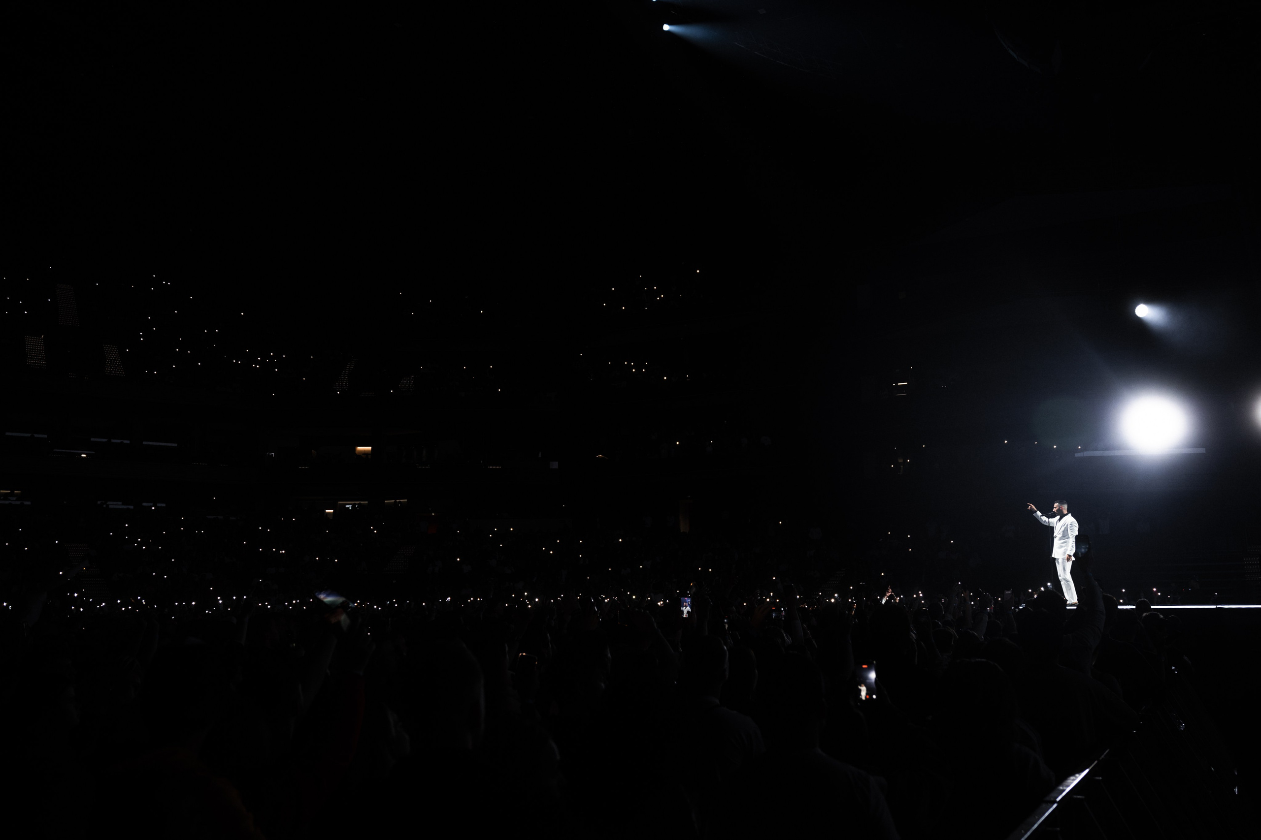 Концерт L'one 19.10.2025 с хором и симфоническом оркестром. Фотограф и видеограф Мария Банщикова, Солнечногорск, Москва