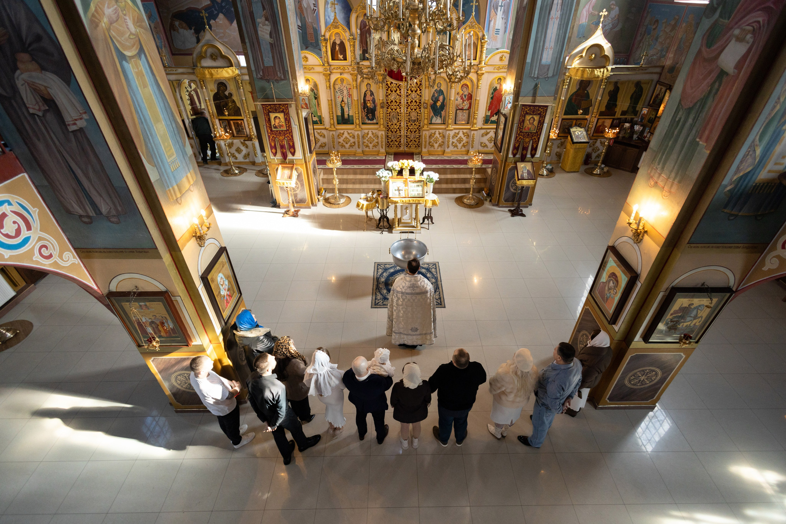 Крещение Есении в морозный и солнечный февраль. Анастасия Безуглова- свадебный фотограф в Таганроге