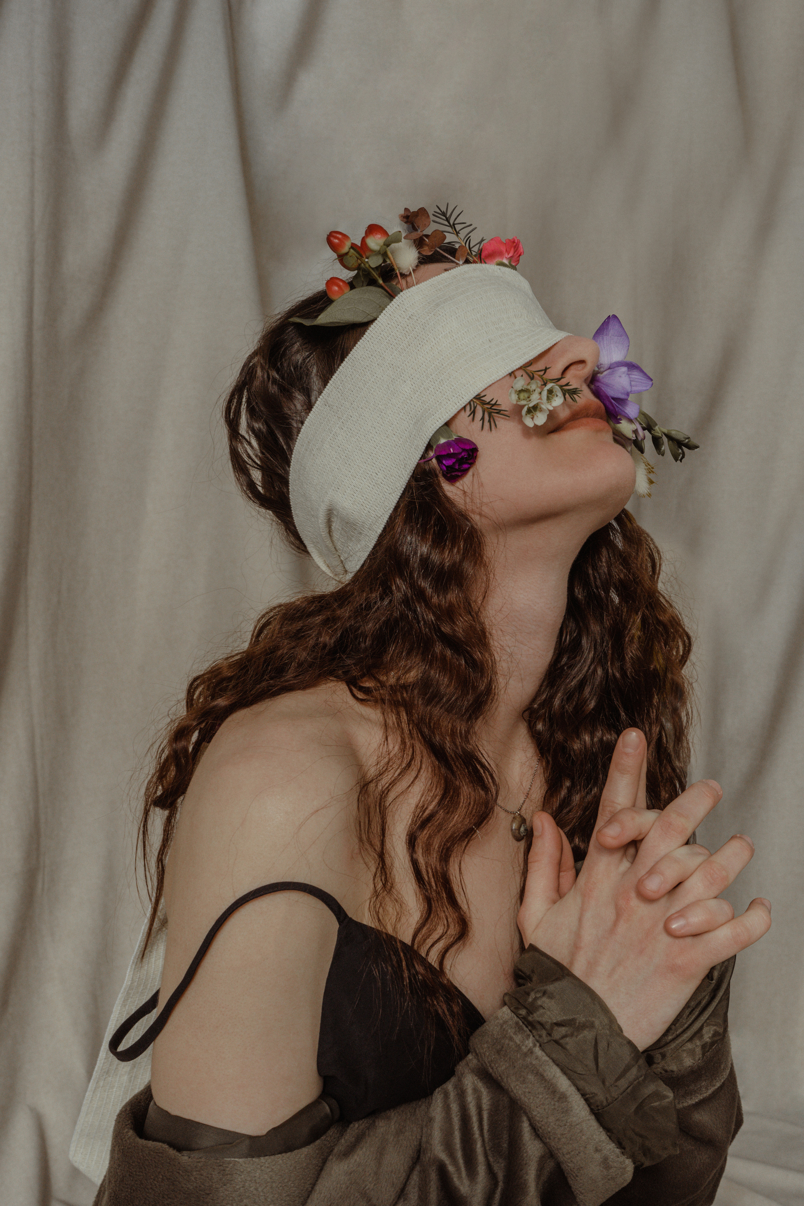 Фотограф предметной съемки, контент-фотограф, ретушер