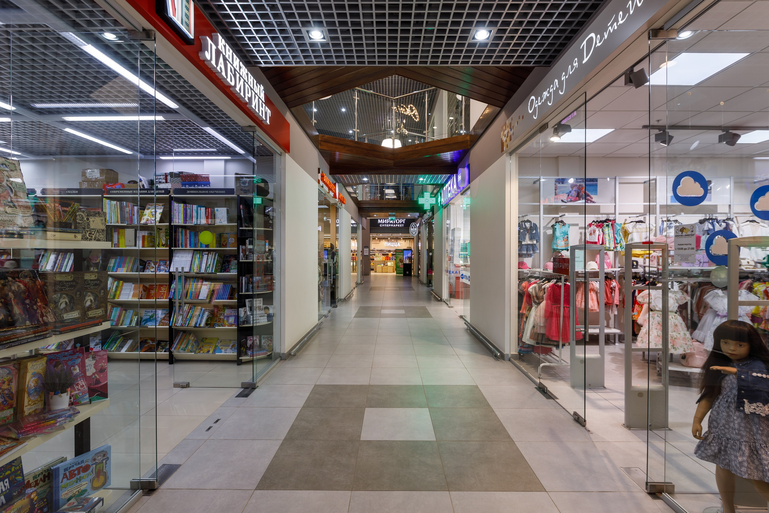 Фотосъемка торгового центра Покровский. Интерьерный фотограф в Москве Роман Потапов