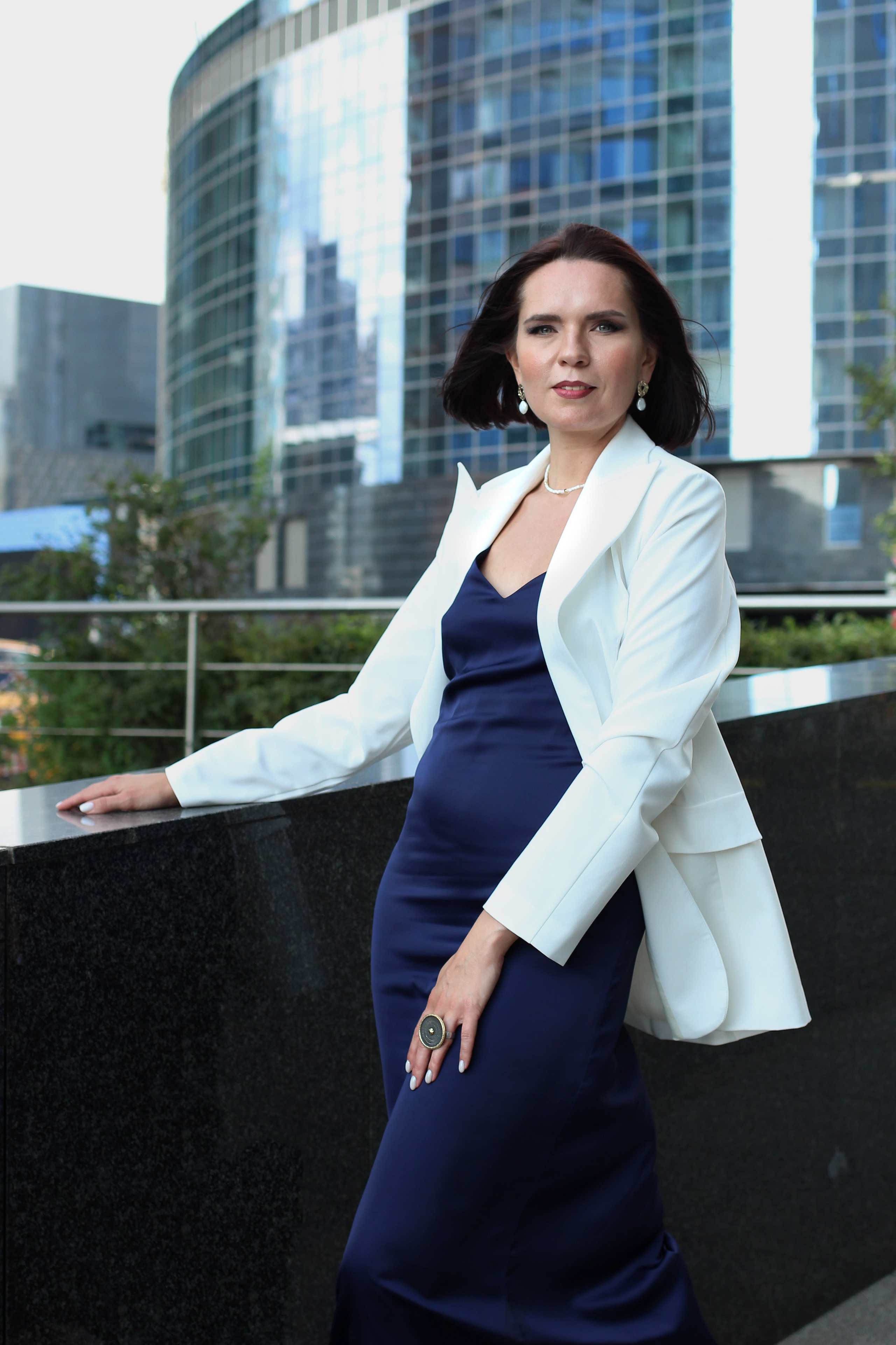 фотосессия в деловом стиле на улице в Москва сити, женская фотосессия, фотопрогулка в деловом стиле, бизнес фотосессия, контент для эксперта, профессиональная фотосессия для руководителя, Бизнес фотосессия в Москве, Бизнес фотосессия в деловом стиле для девушки, фотосессия для резюме, портретная фотосессия для девушки, деловое фото, деловой портрет для девушки, имиджевая съемка, бизнес фотосессия, бизнес фотосессия в Москве, деловая фотосессия в Балашихе, Контент фотосессия в Балашихе