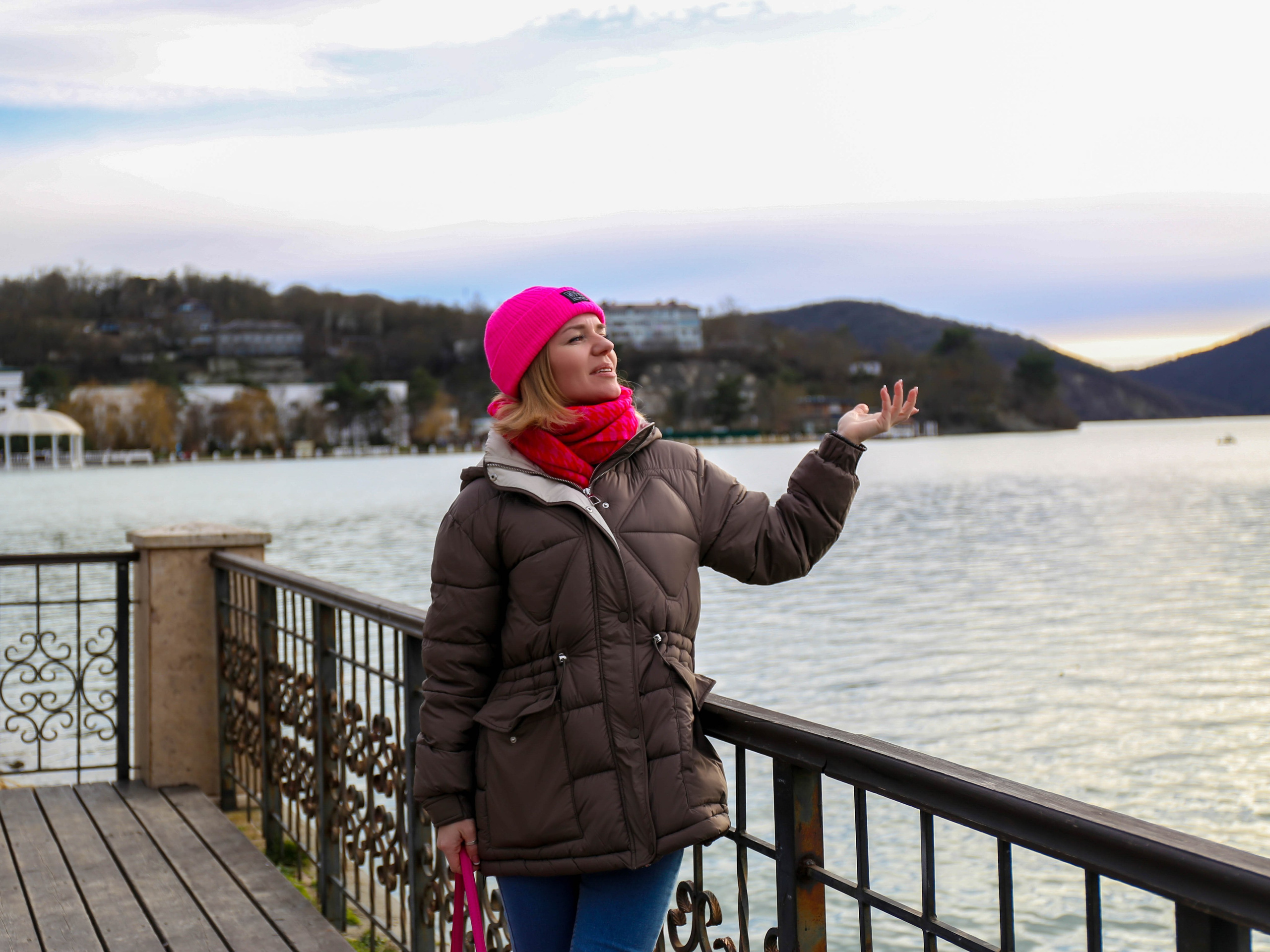 Зимняя фотосессия в Абрау-Дюрсо. Семейный и детский фотограф Екатерина Черняева. Снимаю портреты, love story, фотопрогулки, работаю на улице, в кафе, студии, дома у клиента