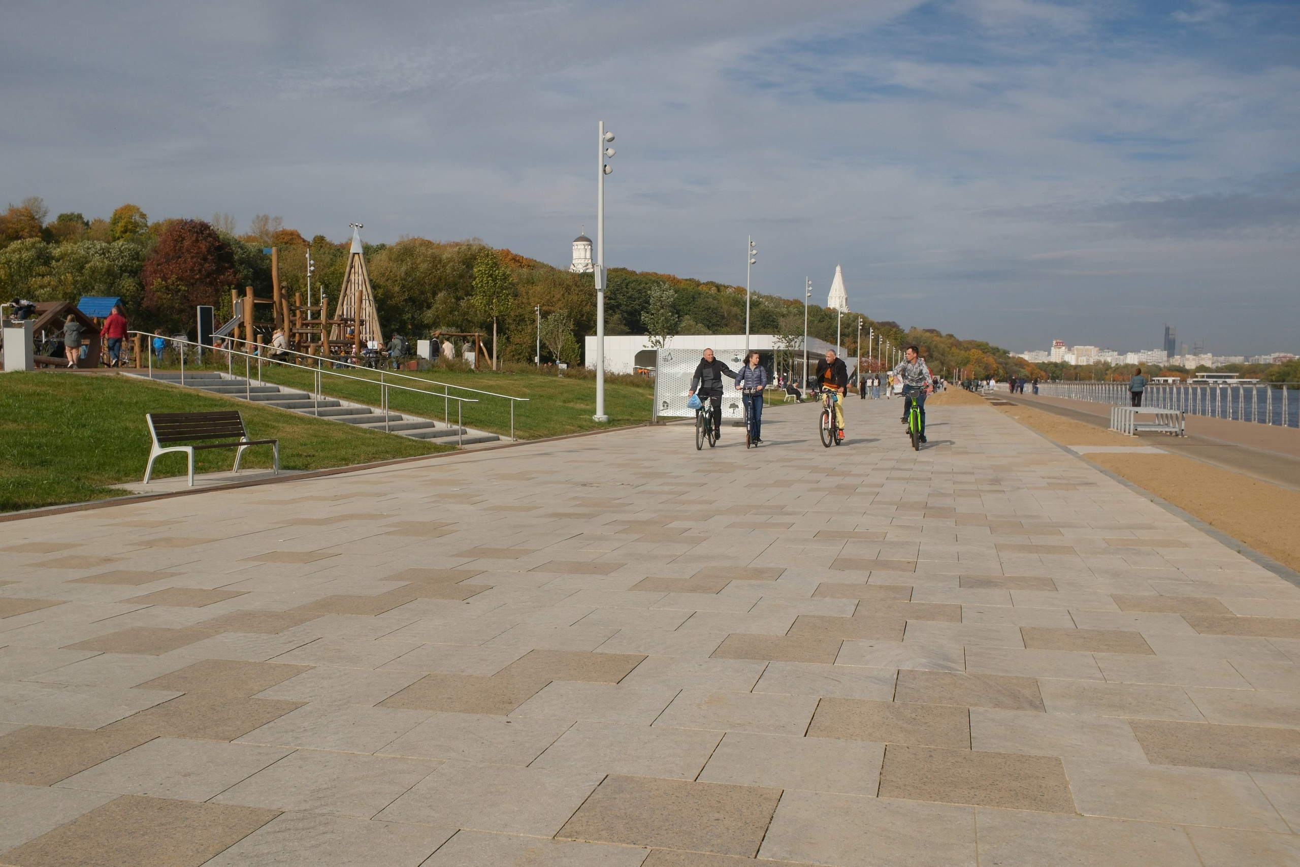 Коломенское 04.10.2025. Улица, люди, жизнь…