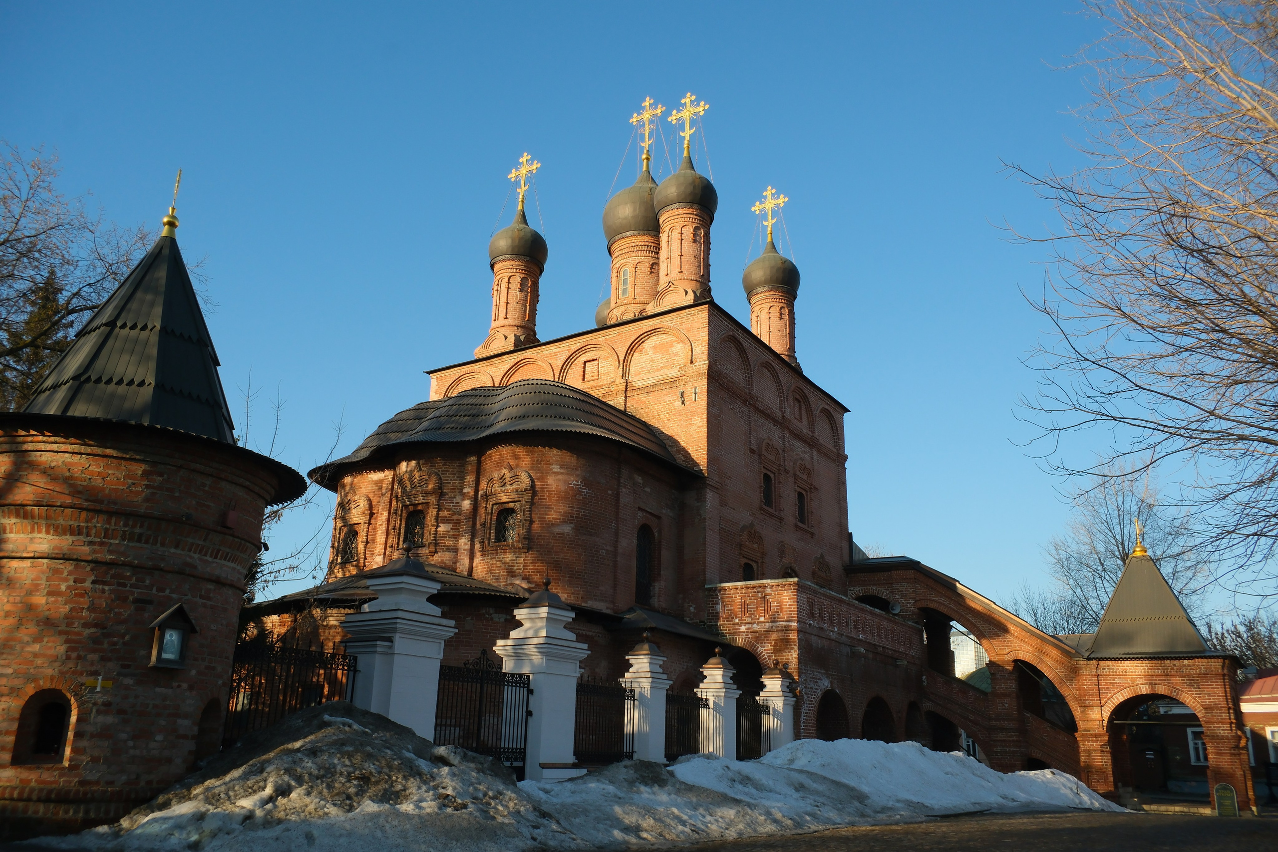 Улица, люди, жизнь…