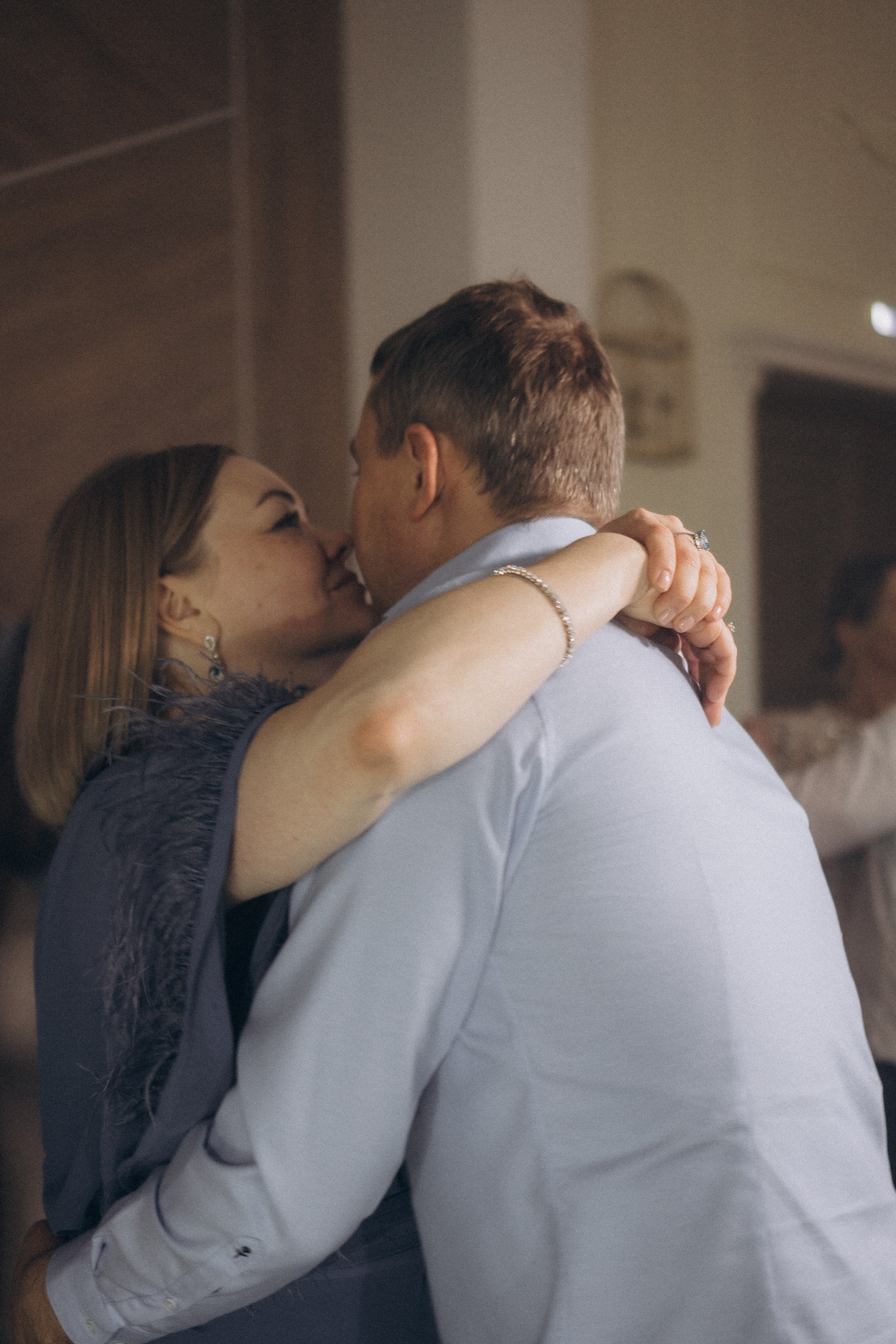 СВАДЕБНАЯ СЬЕМКА СБОРОВ В ОТЕЛЕ И ВЫЕЗД НА ЦЕРЕМОНИЮ (СНЯТО В СИБИРЕ В НИЖНЕВАРТОВСКЕ). Профессиональный фотограф, Санкт-Петербург — Виктория Богомолова