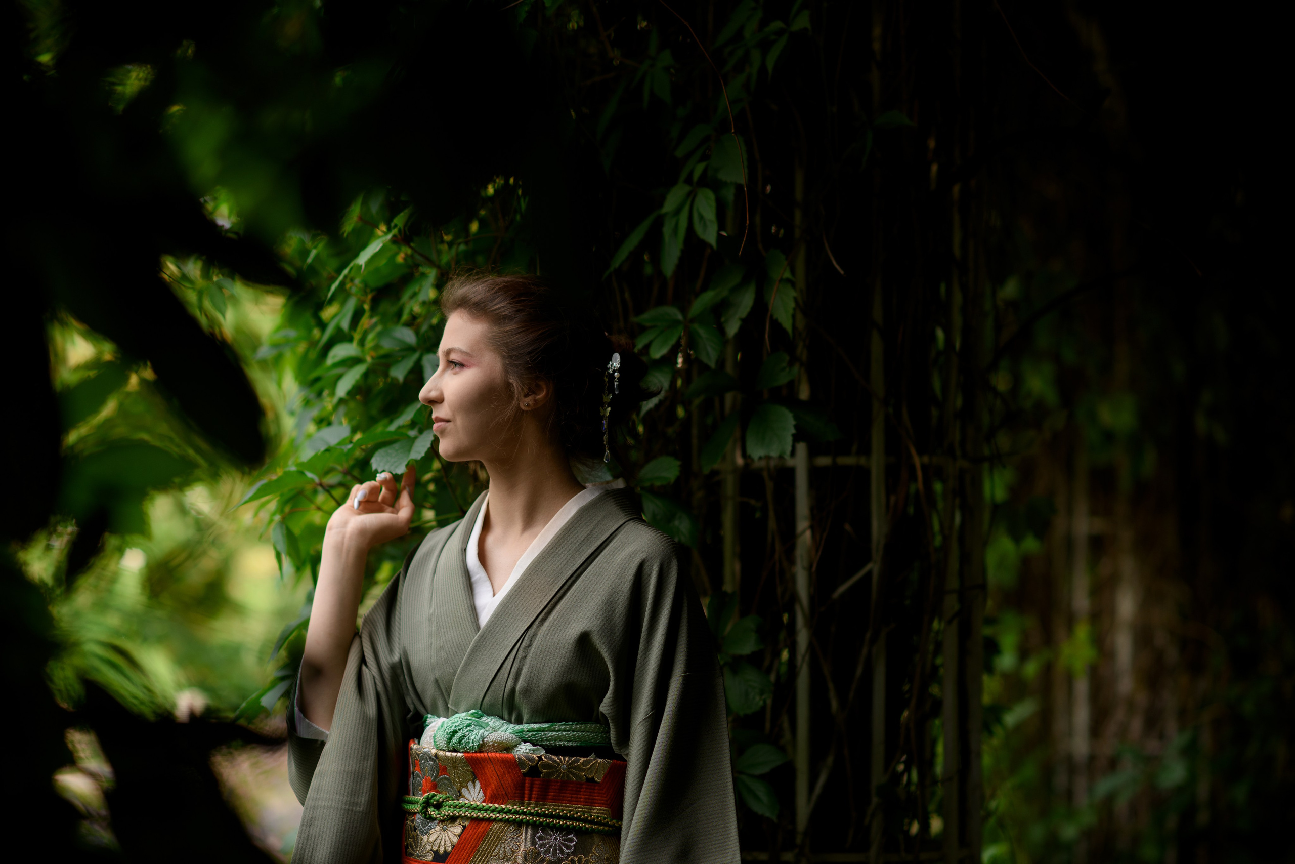 Фотосессия в цветущем чубушнике в саду им. Баумана. Главная