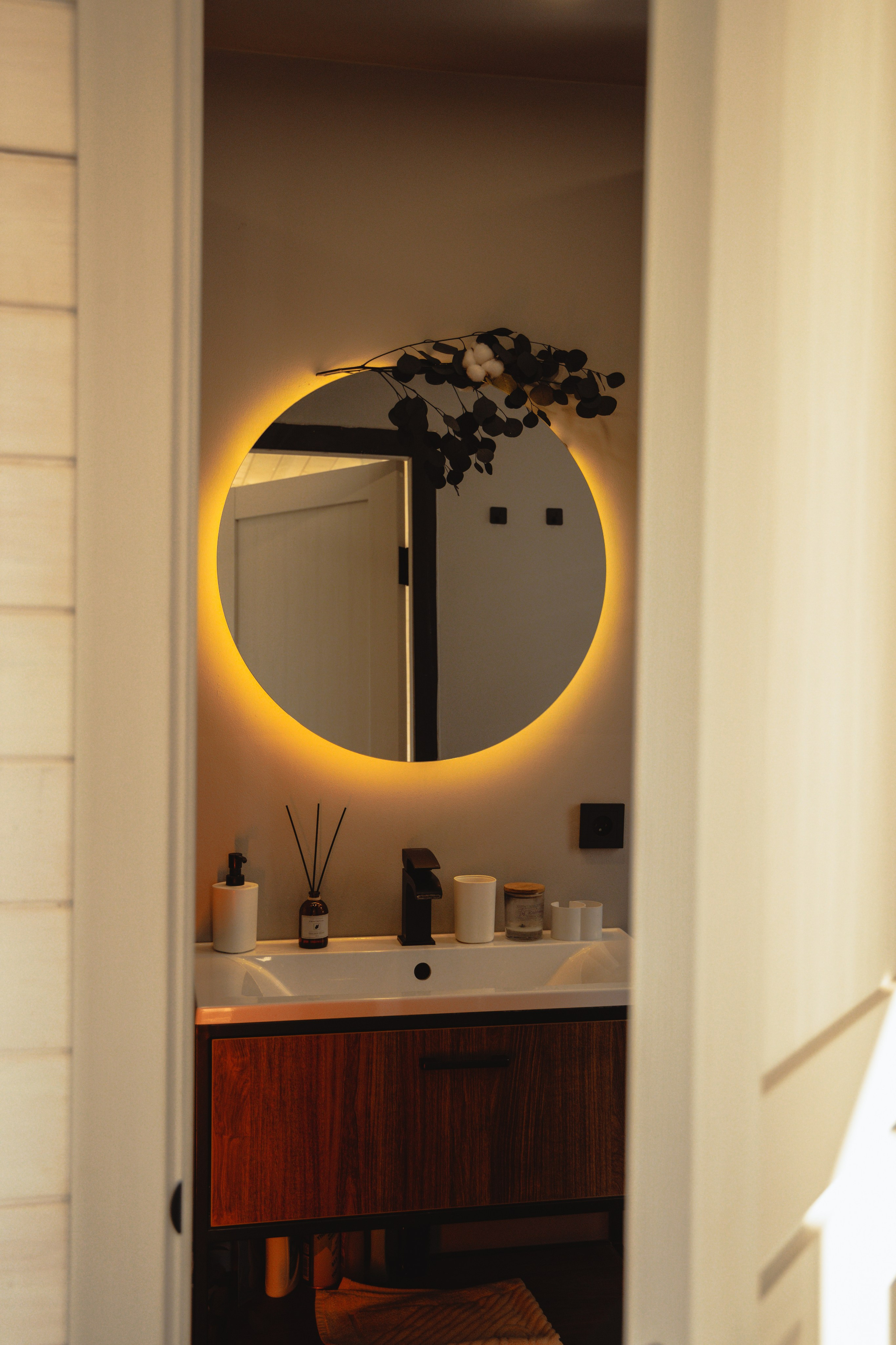 Domik в саду. Артем Корнев Фотограф