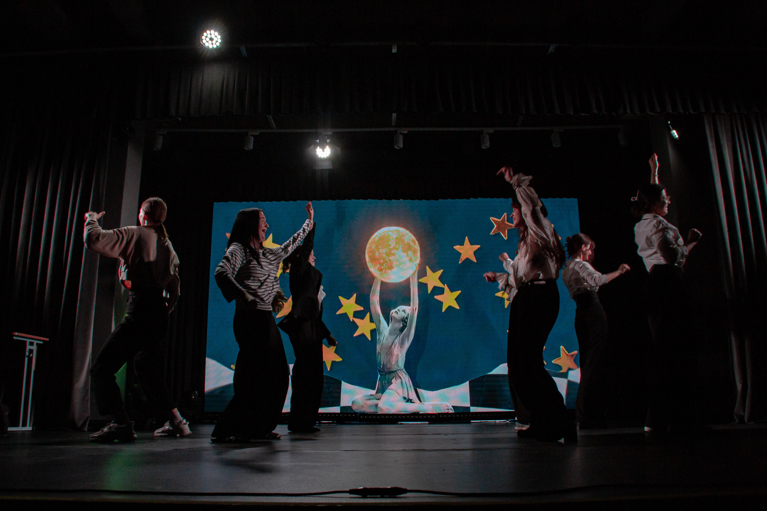 День первокурсника в Екатеринбургской академии современного искусства