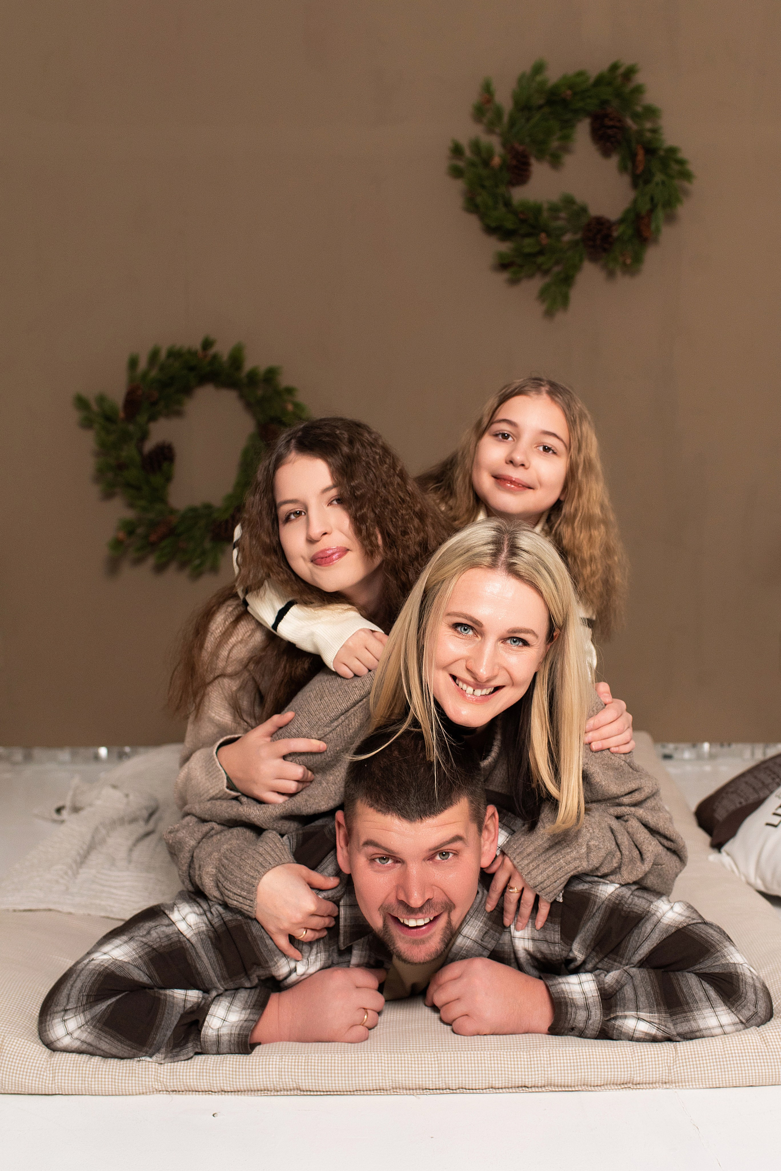 Сергей с семьей. Марта Корженко — фотограф, контент фотограф, визуализатор бренда