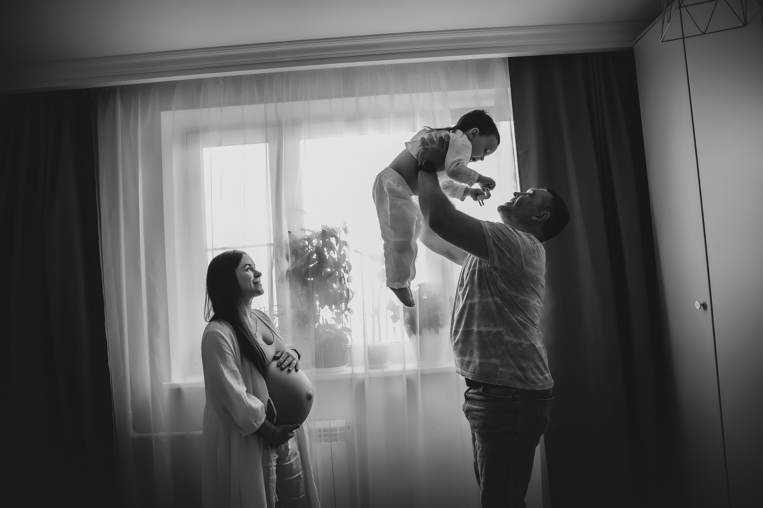 Фотосессия беременности дома с семьей. Семейный и женский фотограф в Москве Надежда Воробьева