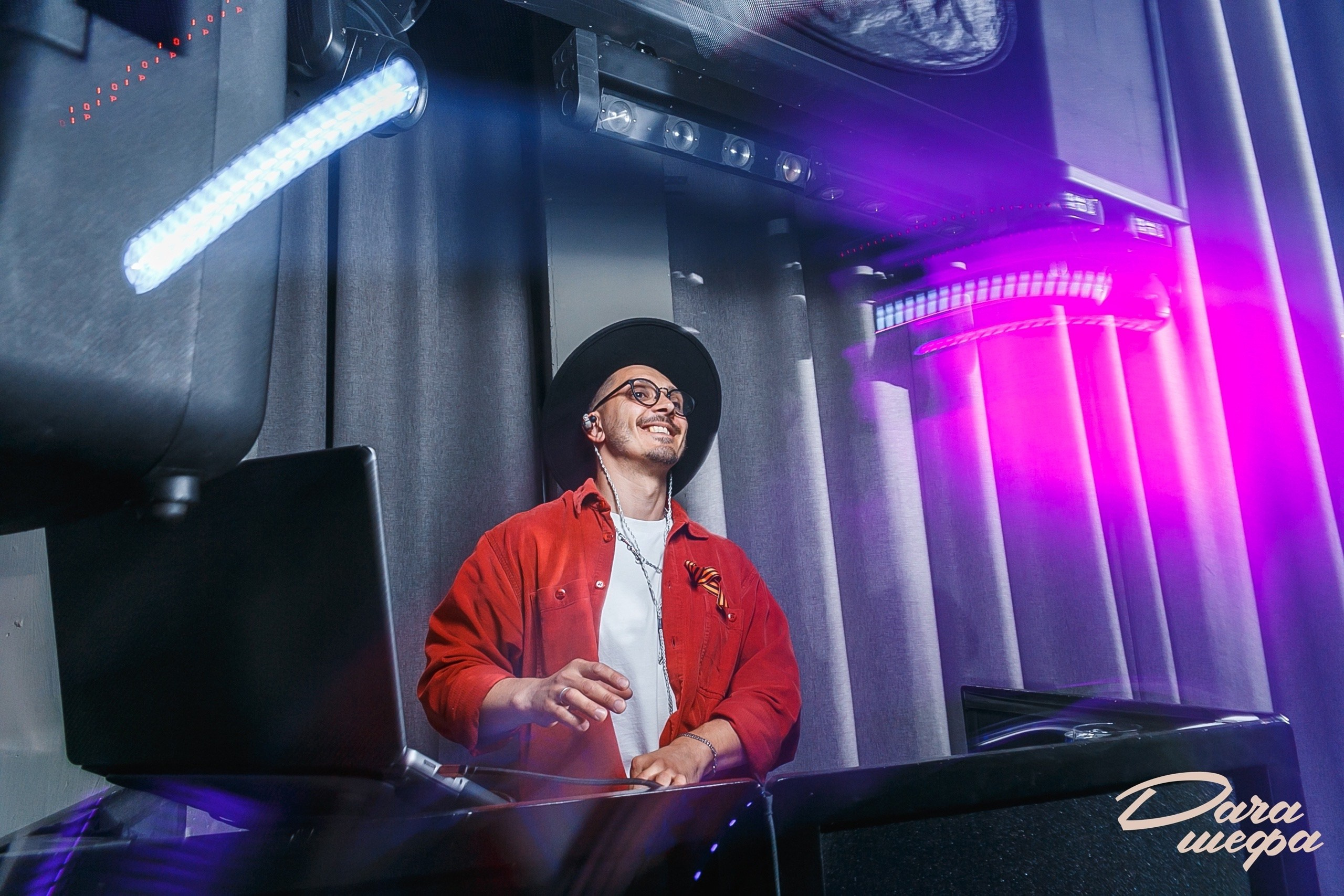 Мегаполис брасс бенд и диджей Роман Косарев в Даче Шефа. Событийный фотограф Максим Бескоровайновнов