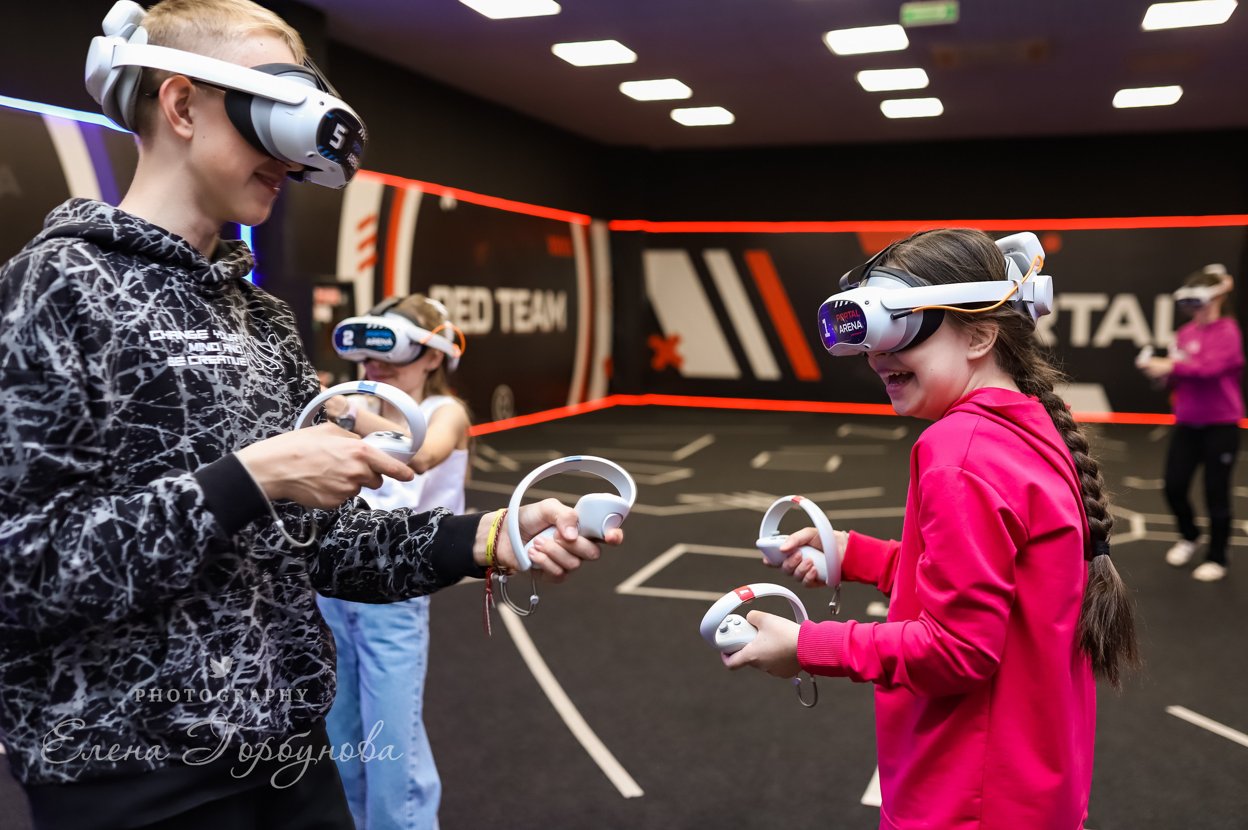 Виртуальная реальность. фотосессия дня рождения в VR PORTAL