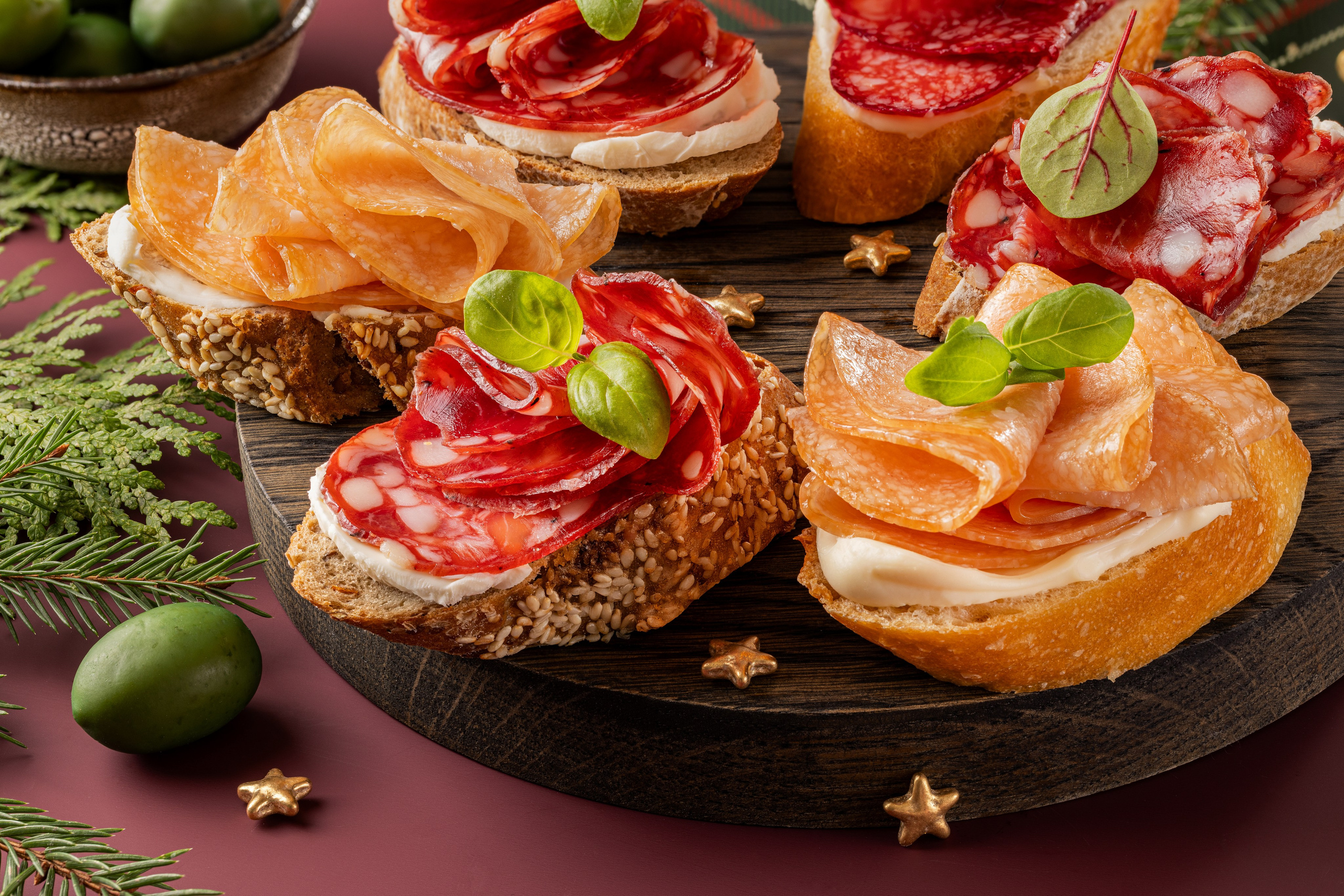 Новогоднее оформление для сети магазинов «Раменский Деликатес». Юлия Космо — фуд-фотограф, предметный стилист, Москва