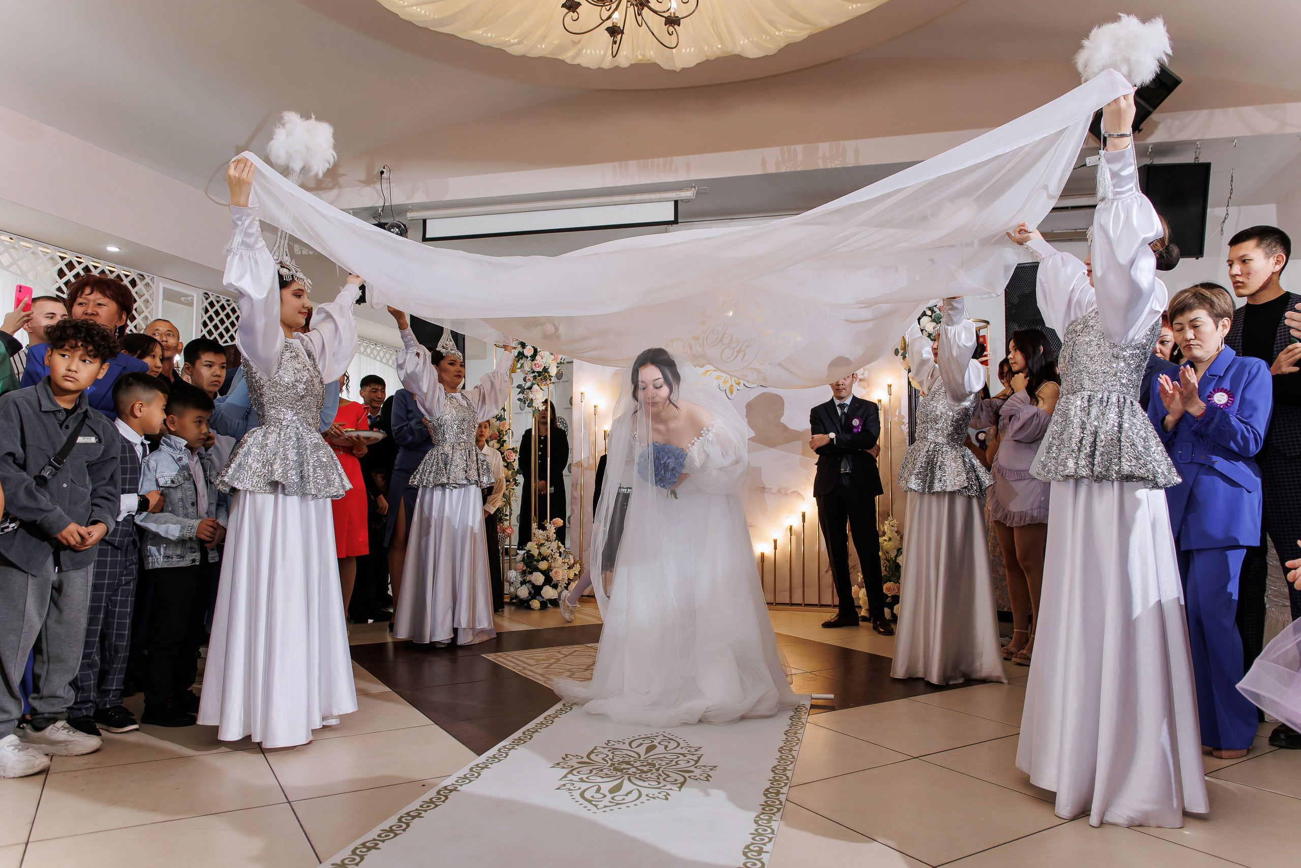 Karina & Bagdat. Anne Miller | Photographer