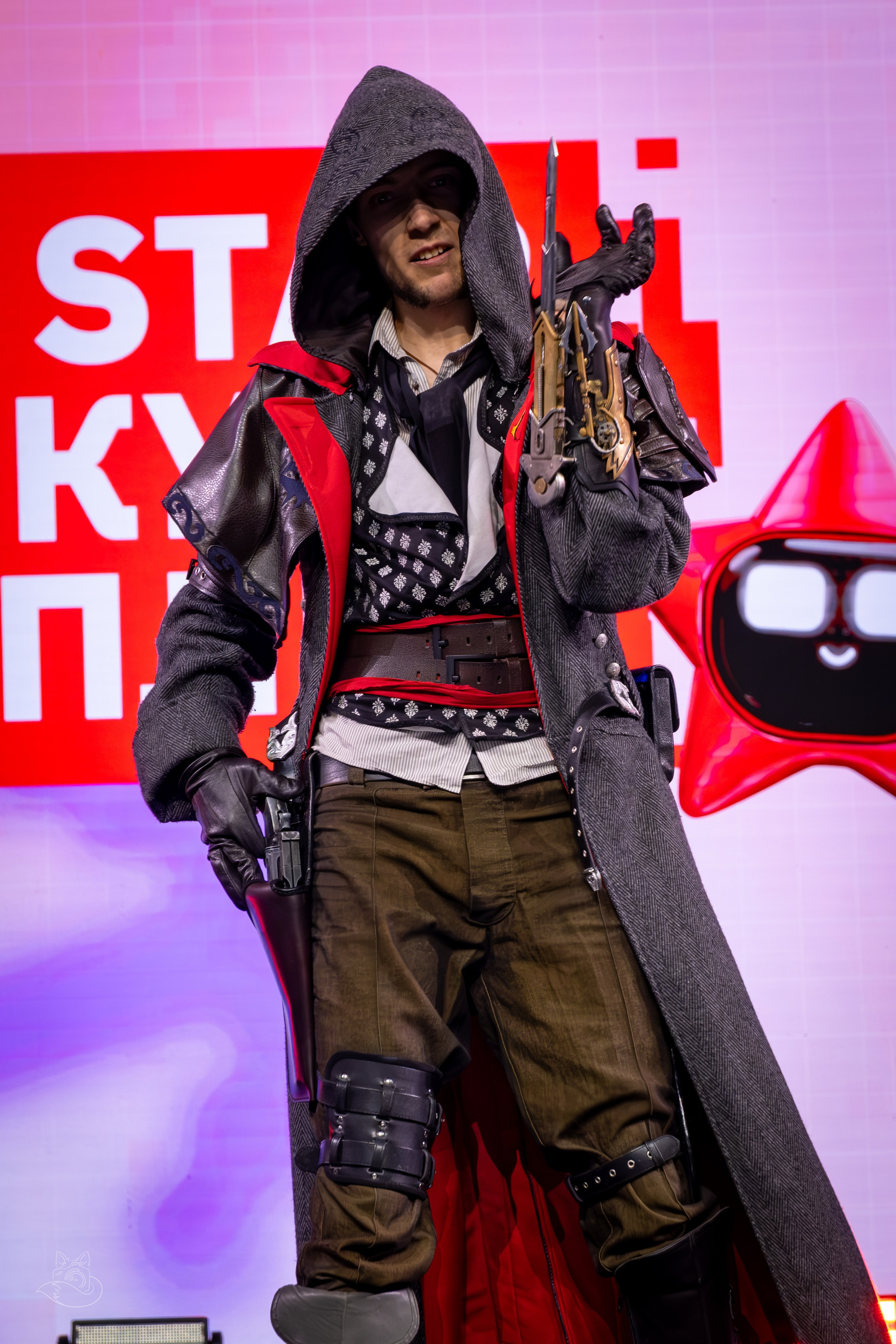 Сцена РЭД ЭКСПО 2024. Косплей фотограф