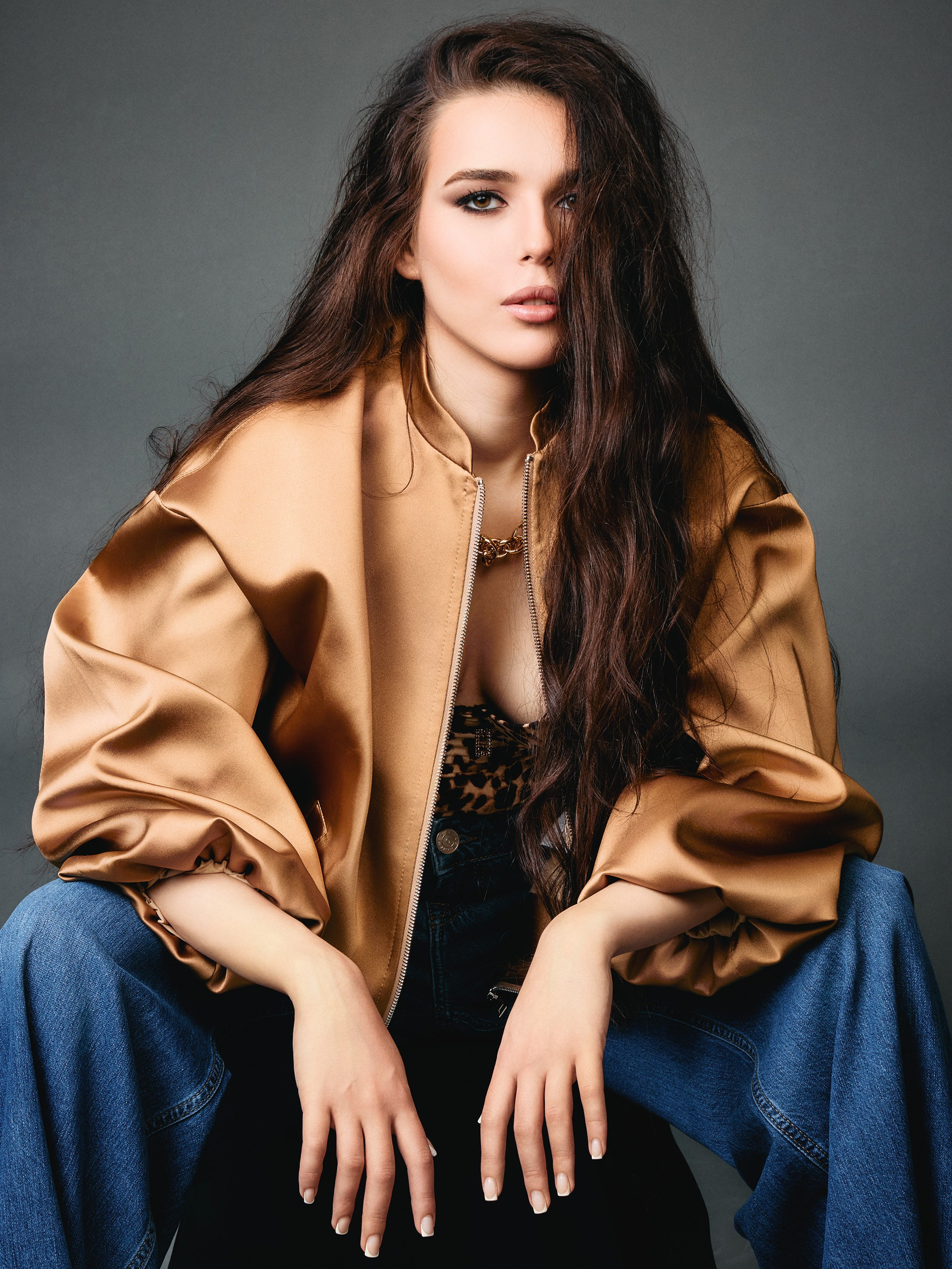 Сессия для журнала "Дорогое удовольствие" (октябрь-ноябрь 2025). Стилист / продюсер съемки: Анна Добрынина. Визаж: Алёна Мирошниченко. Модель: Владислава. Одежда: Силуэт. Фотосессия в Efimov Studio. Портретный фотограф во Владивостоке Сергей Ефимов. #СергейЕфимовФото