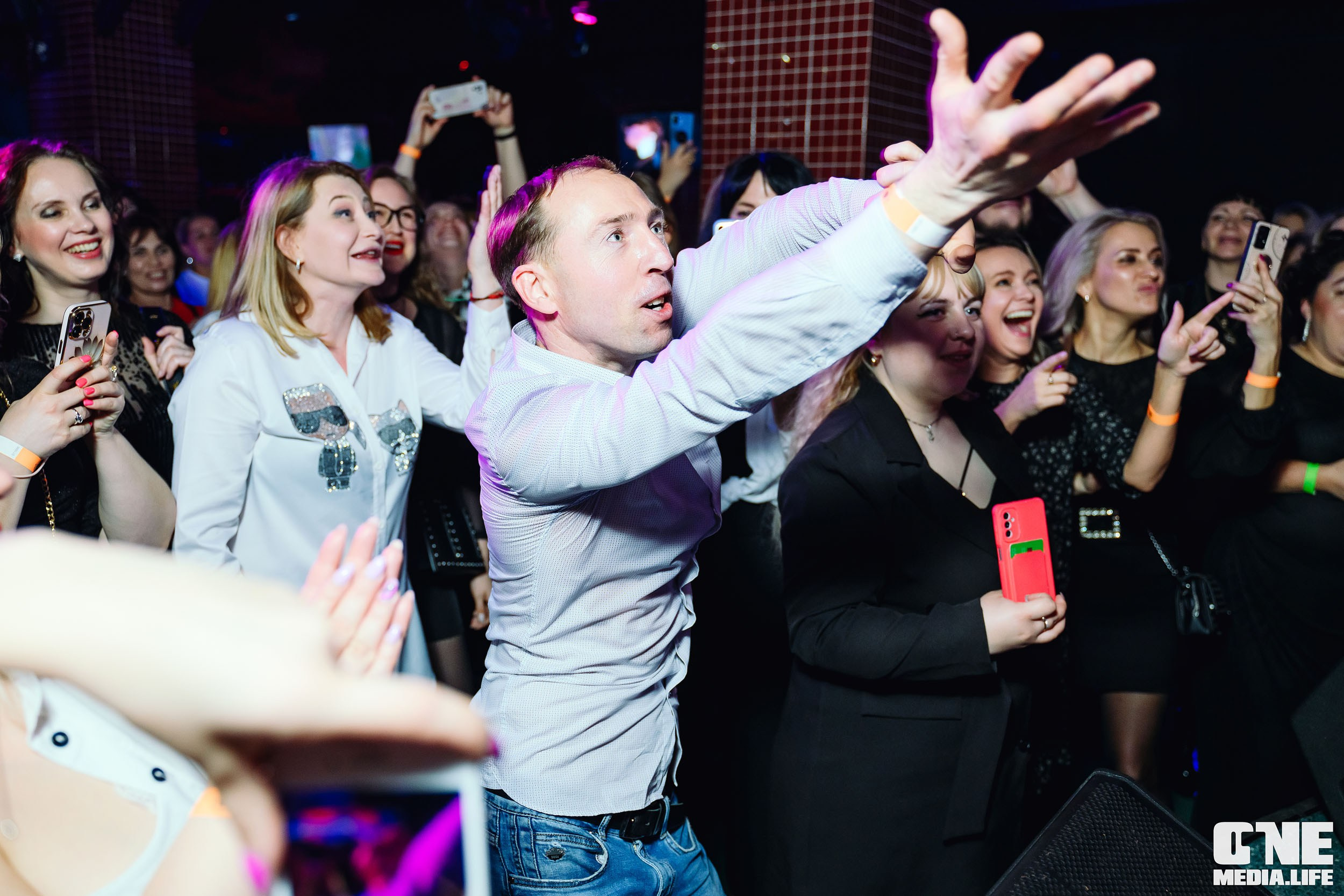 Концерт группы стрелки в Планете 13 апреля. One Media Life: фоторепортажи, фотоотчеты с мероприятий и заведений