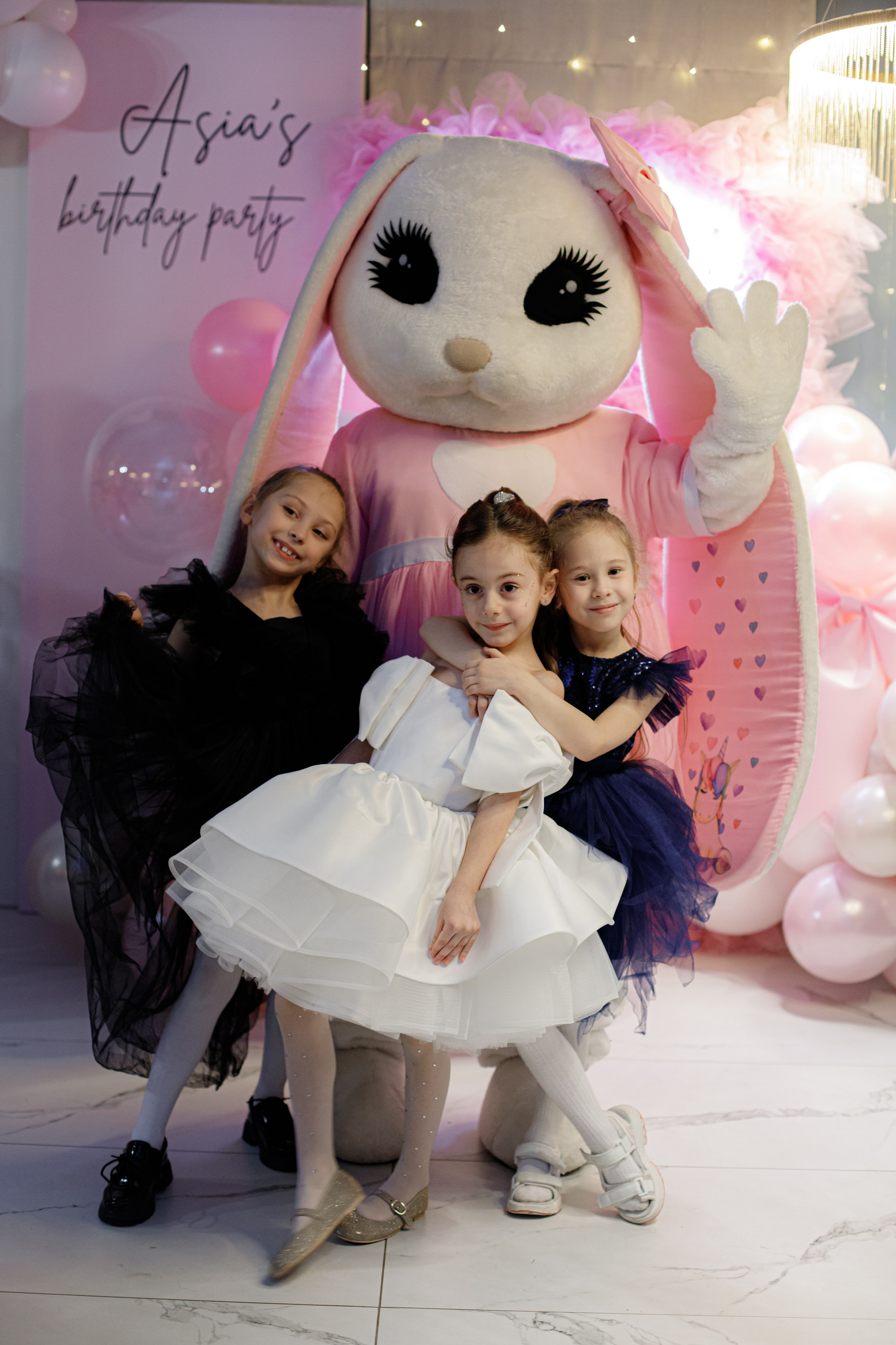 ASIA'S BIRTHDAY PARTY. Photokarish