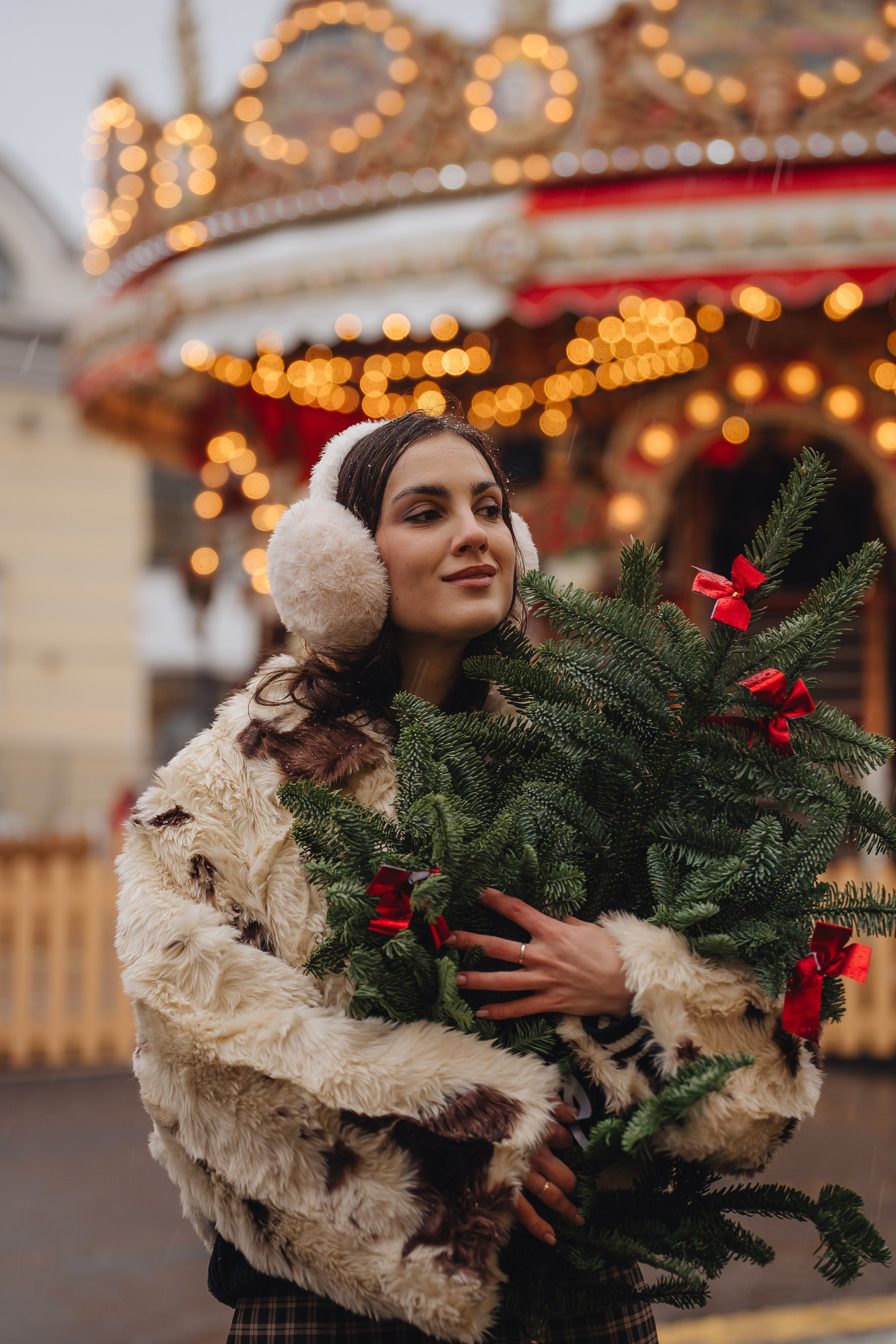 ПРОГУЛКА НА МАНЕЖНОЙ ПЛОЩАДИ ДЛЯ ДЕВУШКИ ПЕРЕД НОВЫМ ГОДОМ (НОВОГОДНЯЯ ФОТОСЕССИИЯ НА МАНЕЖНОЙ ПЛОЩАДИ). Профессиональный фотограф, Санкт-Петербург — Виктория Богомолова