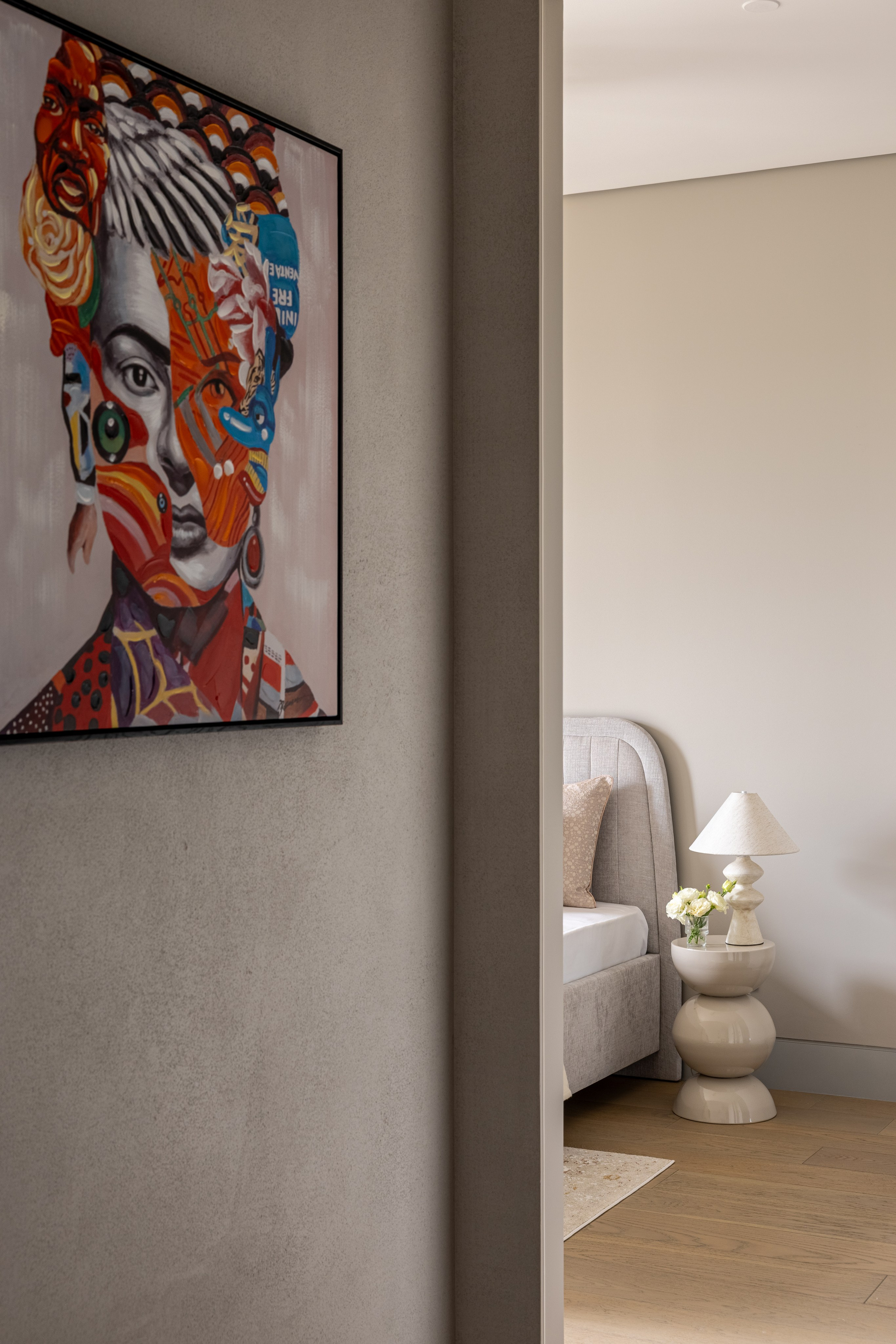 Лаконичный calm modern с арт-деталями в ЖК «Поклонная 9». Veselinskiy| Интерьерный фотограф | Москва