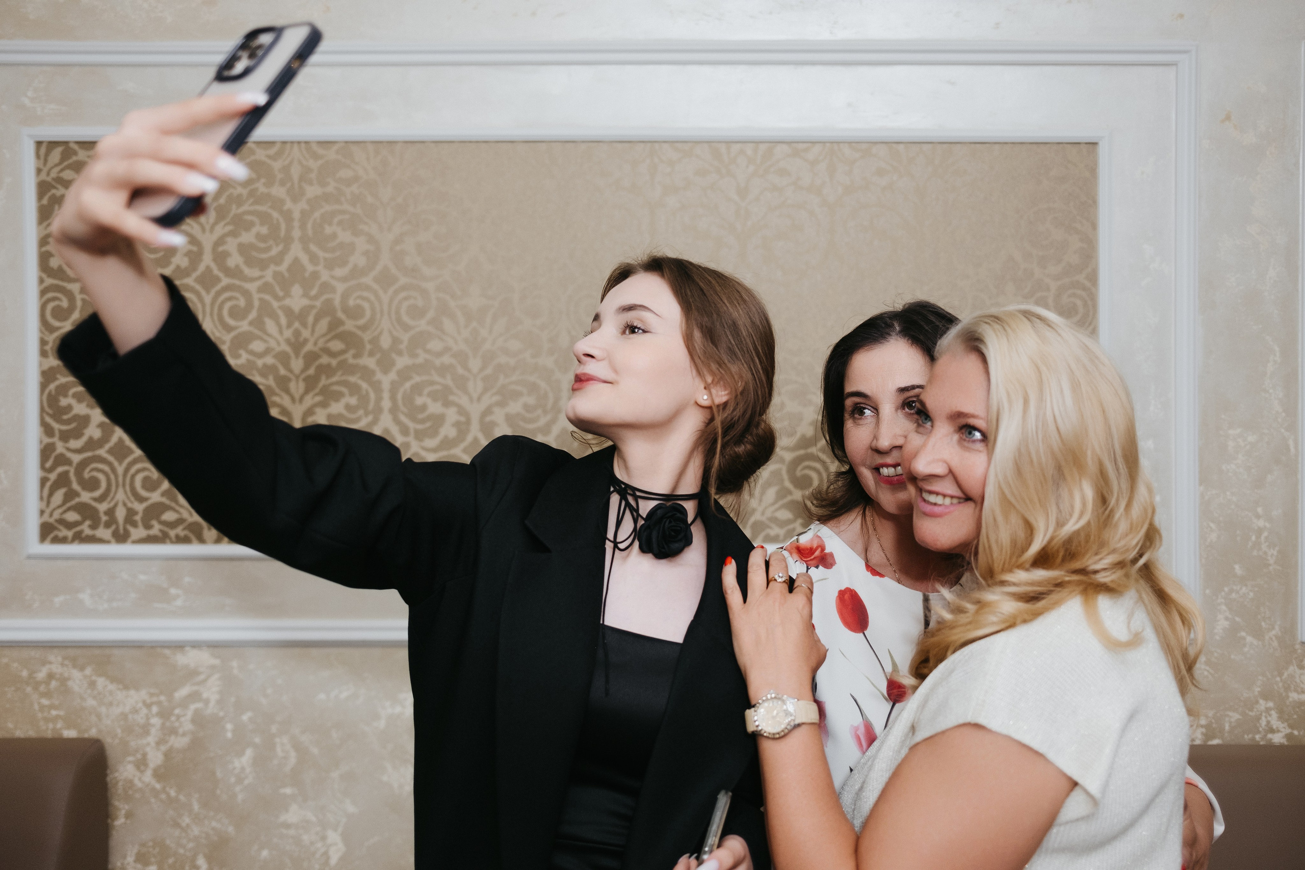 Выпускной 11 класс школы № 30. Свадебный и репортажной фотограф Денис Ожигин в Краснодаре и Краснодарском крае