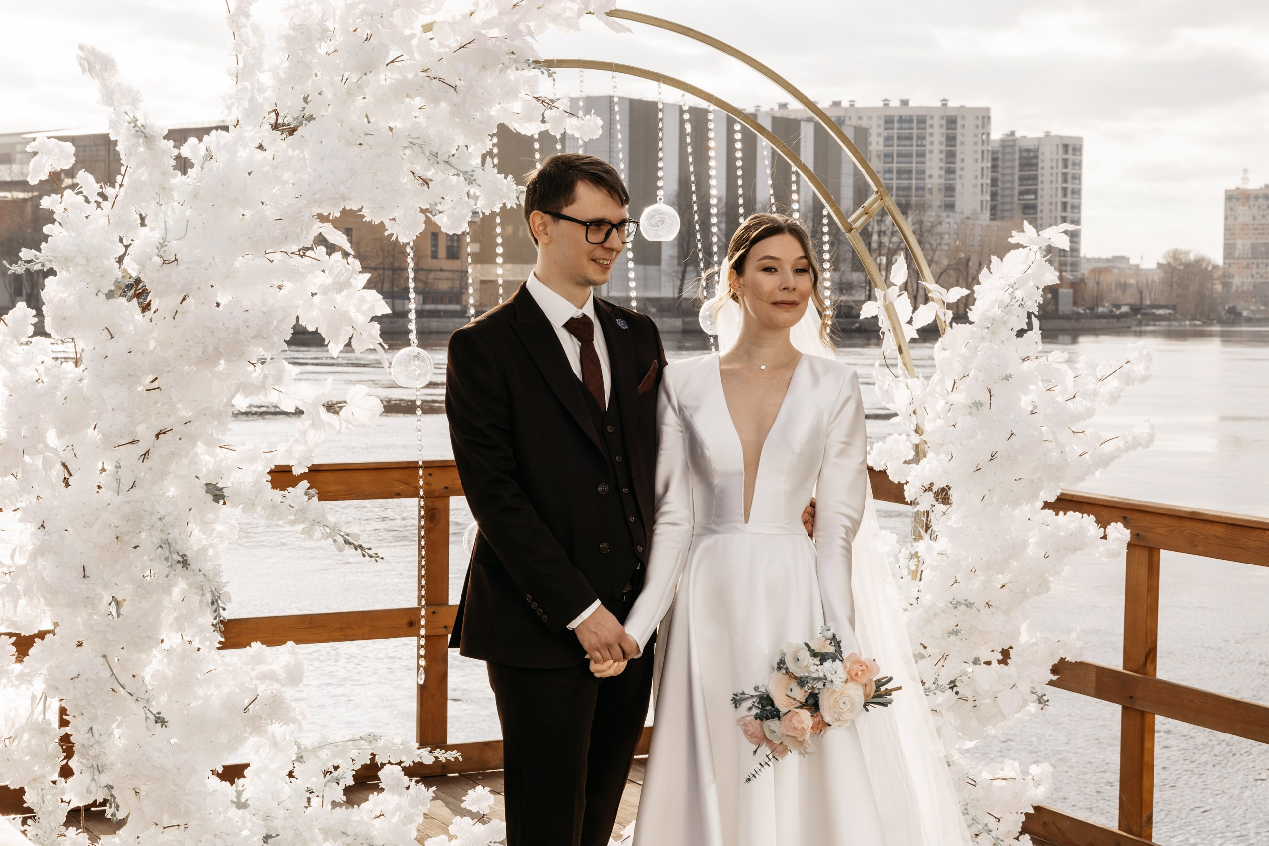 Свадебная фотосессия банкета. Свадебный и Семейный Фотограф в Гатчине и Санкт-Петербурге Виктория