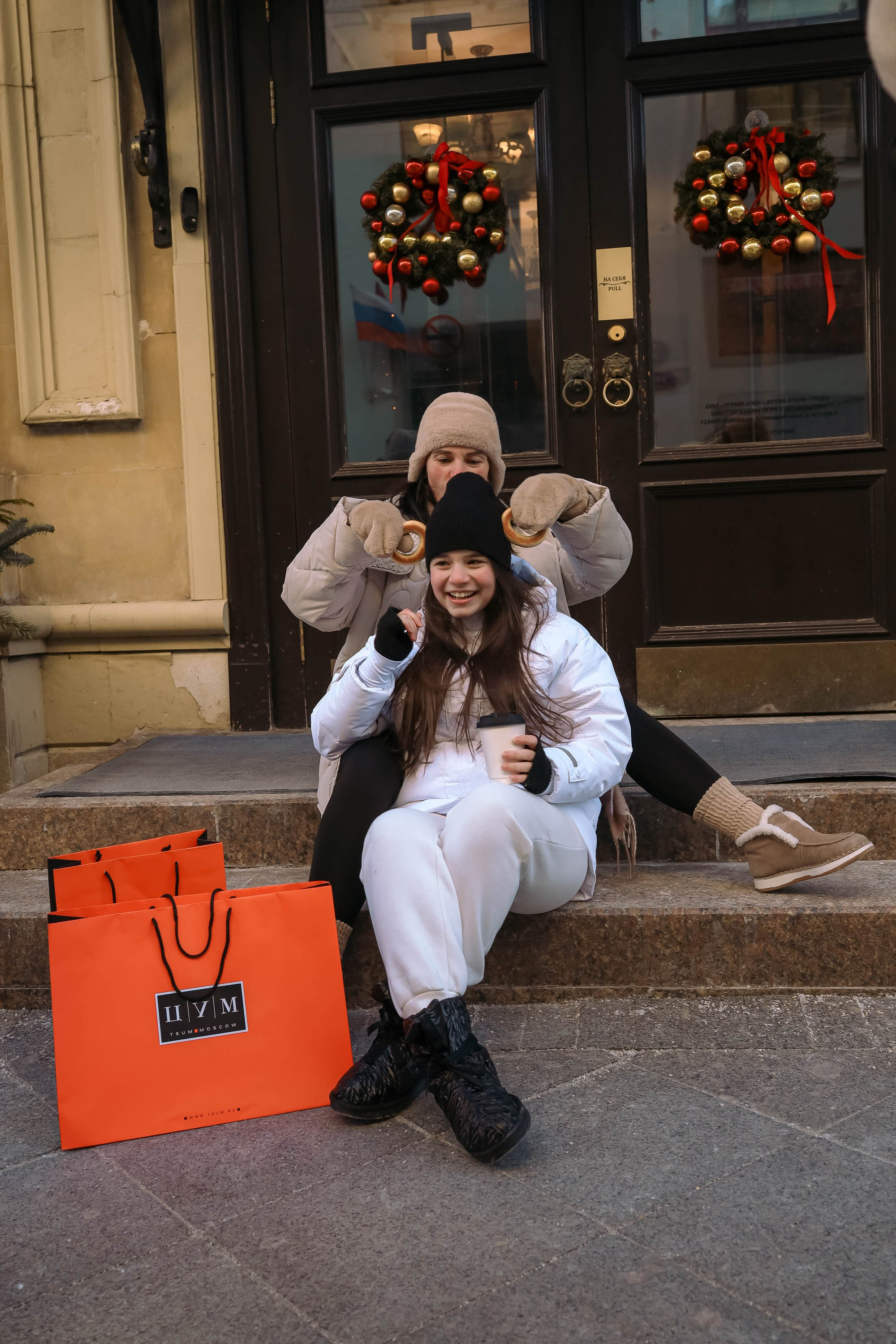 Мама с дочкой