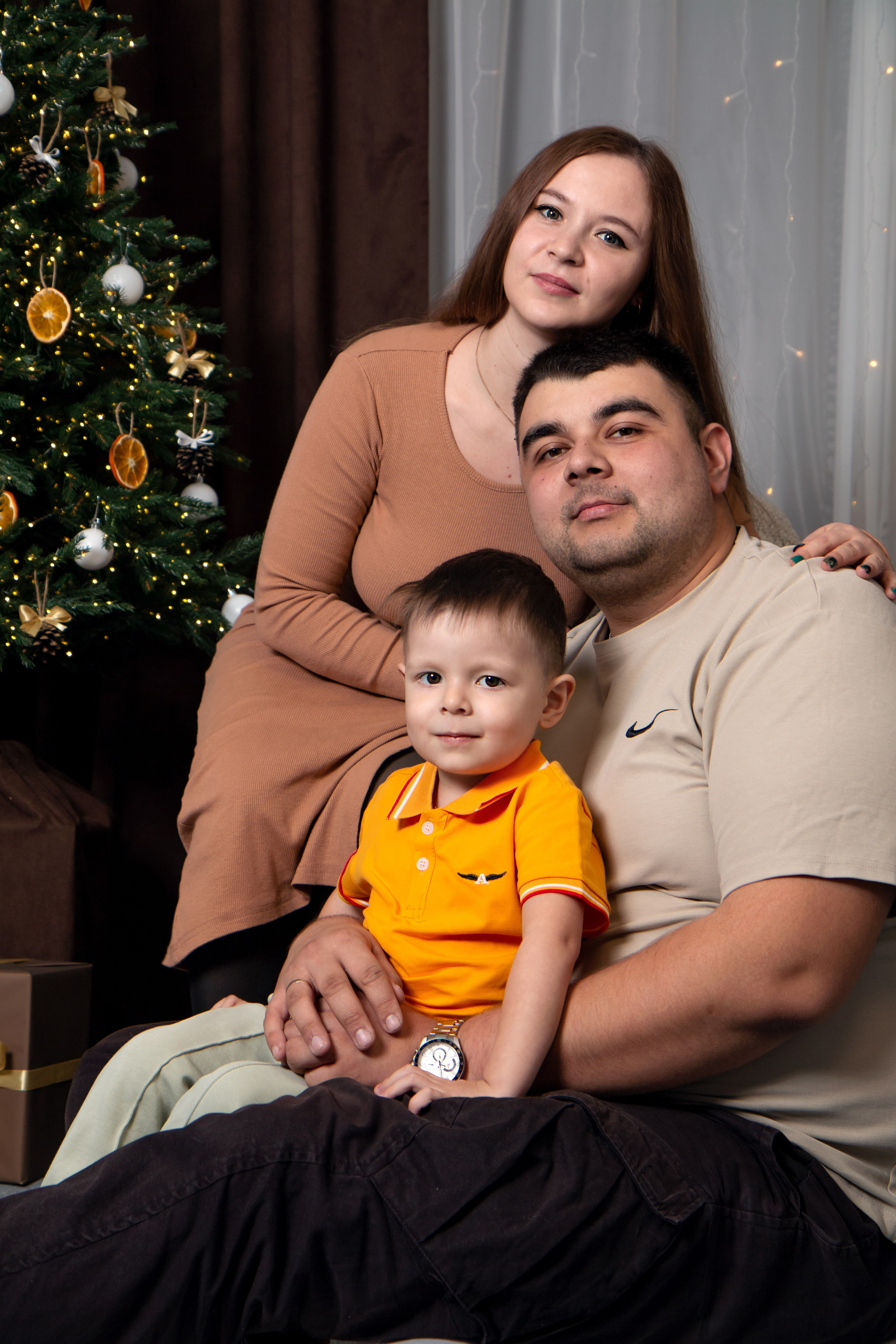 Семейная новогодняя фотосессия в Шелехове. Фотограф в Шелехове, лучшие выпускные альбомы в Шелехове