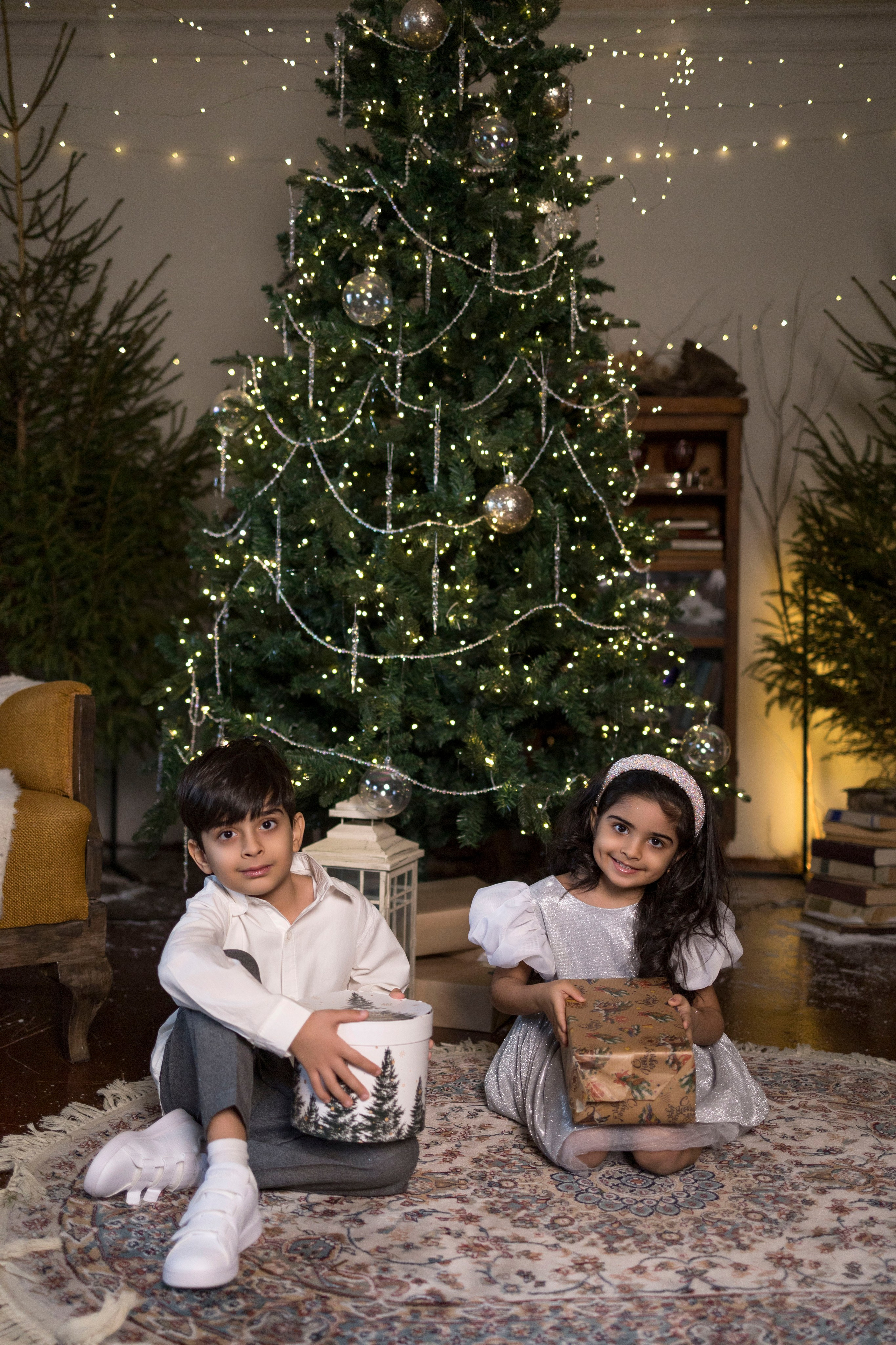 Братик и сестричка в Новый год. Фотограф в Одинцово и Москве Анастасия Летовальцева