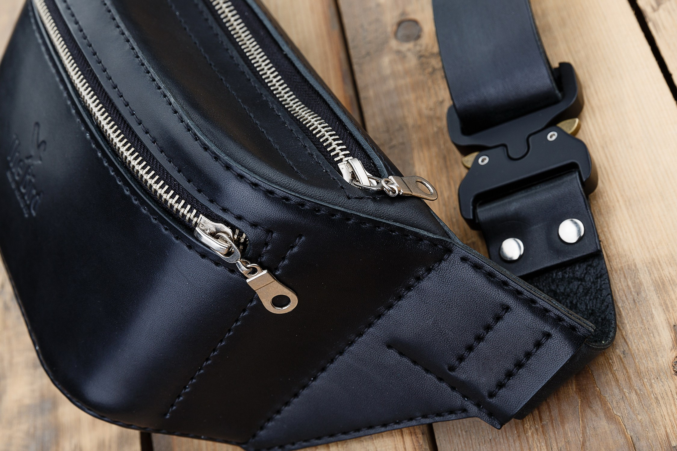 Фотосъемка кожгалантереи для социальных сетей. Профессиональный фотограф в Санкт-Петербурге. Сергей Пушкин