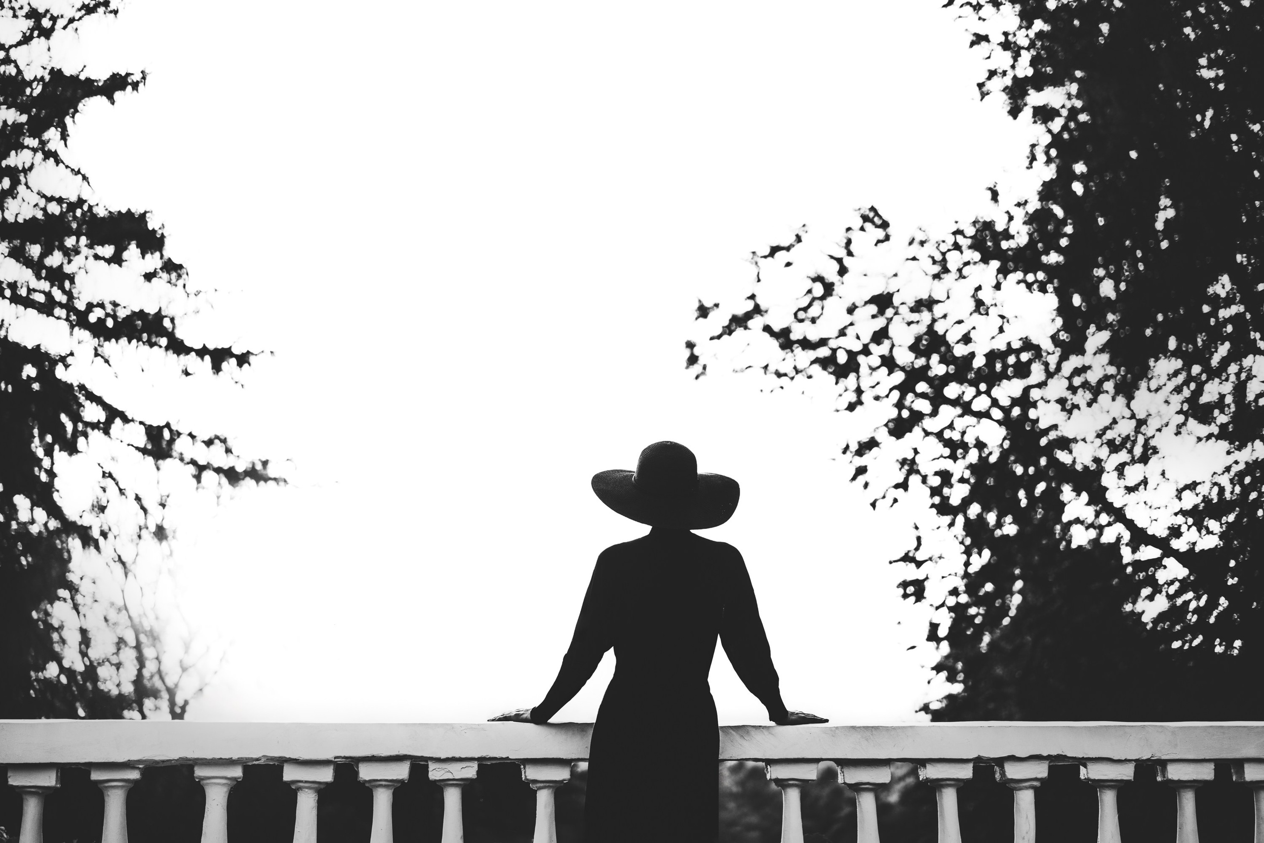 Девушка и перила