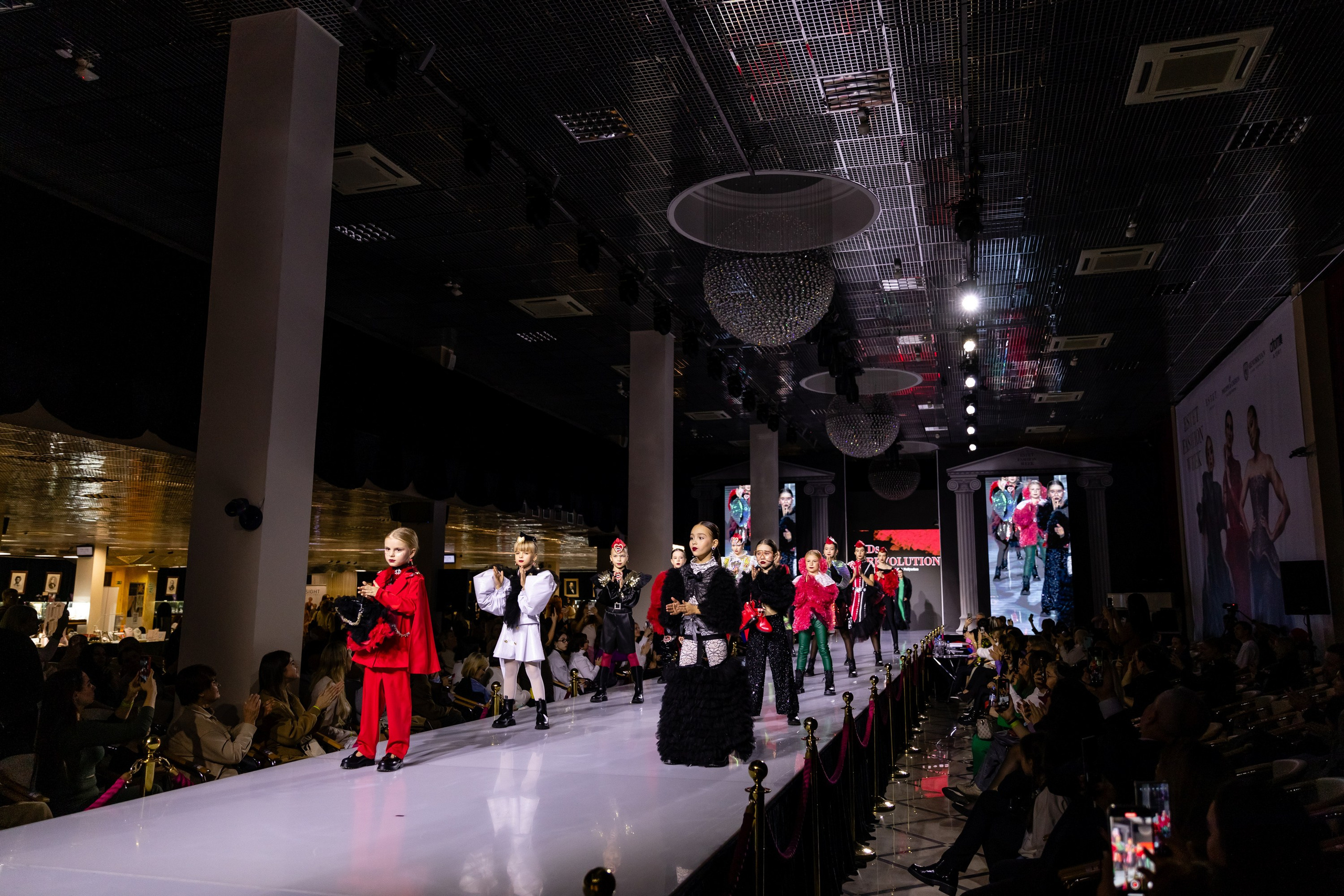 ESTET FASHION WEEK (KIDs REVOLUTION). Татьяна Чернышова свадебный фотограф Москва