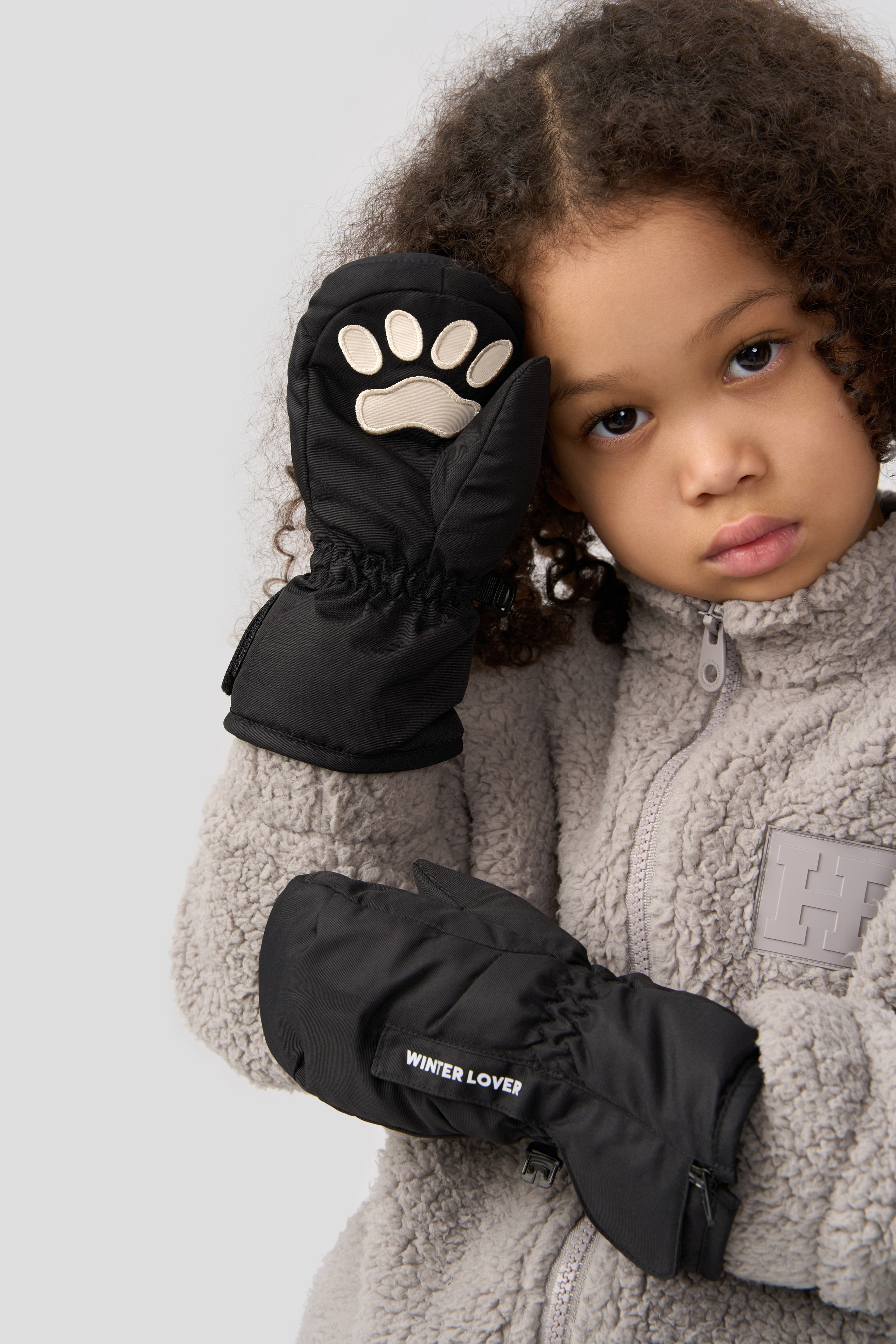 "Профессиональная детская фотосъемка для семейных портретов и воспоминаний""Высококачественная детская съемка новорожденных и малышей в студии""Рекламная детская фотосъемка для альбомов и подарков""Студийная детская съемка с креативными декорациями и позами""Коммерческая детская фотосъемка для маркетинга детских товаров""Фотография детской съемки с акцентом на эмоции и улыбки""Семейная детская съемка для портфолио и социальных сетей""Профессиональная детская фотосъемка с мягким освещением""Рекламные фото детской съемки для сайтов и брошюр""Высокоточная детская съемка для воспоминаний и презентаций""Детская фотосъемка высокого разрешения для семейных альбомов""Коммерческая детская съемка с фокусом на радость и развитие""Студийная фотосъемка детской съемки для брендов и маркетинга""Фотографии детской съемки для подарков и увеличения клиентов""Профессиональная детская съемка для каталогов и семейных историй"