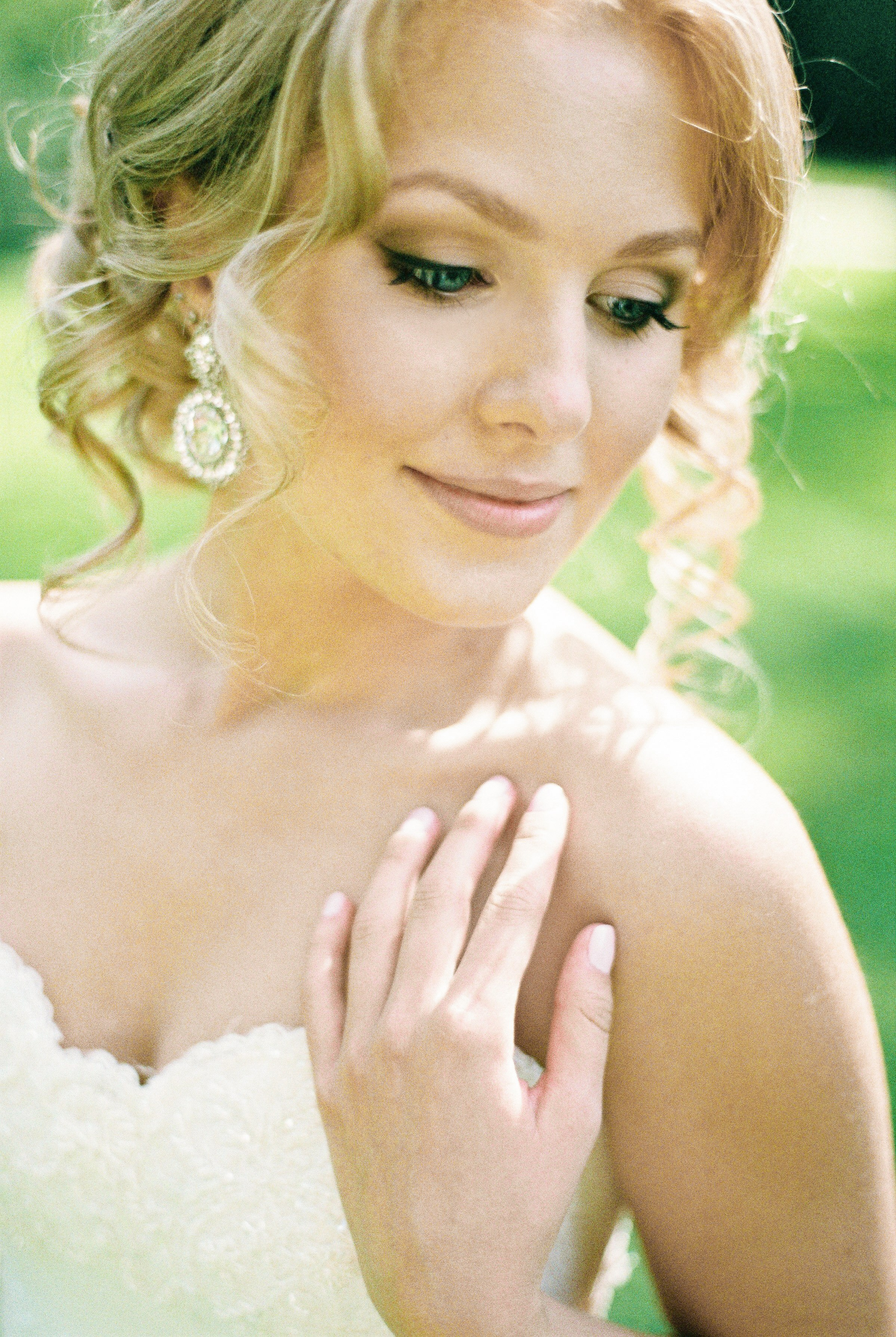 Свадебная прогулка на плёнку в Аптекарском огороде, свадебный фотограф Москва