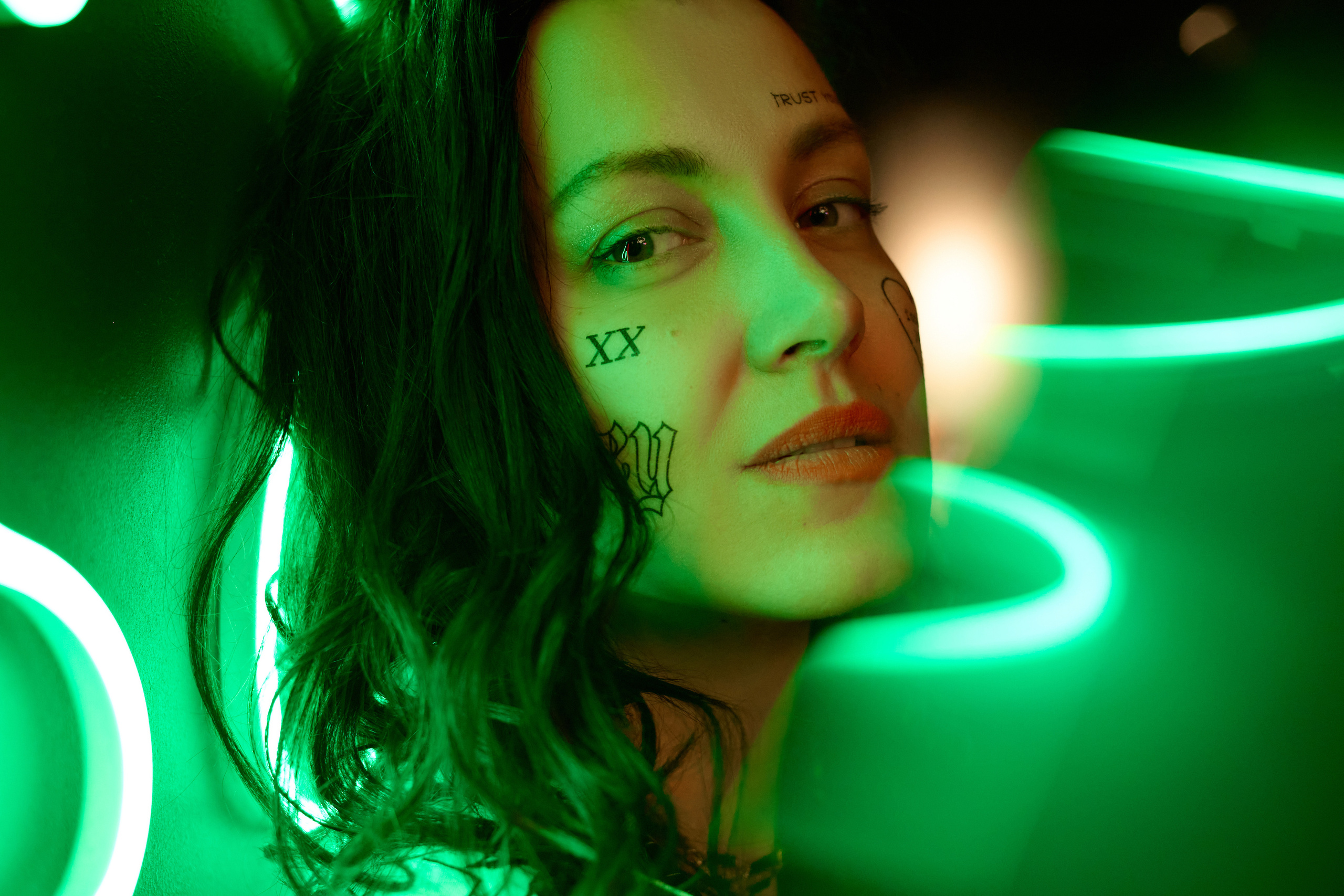 Неоновые портреты. Фотограф Любовь Белявцева