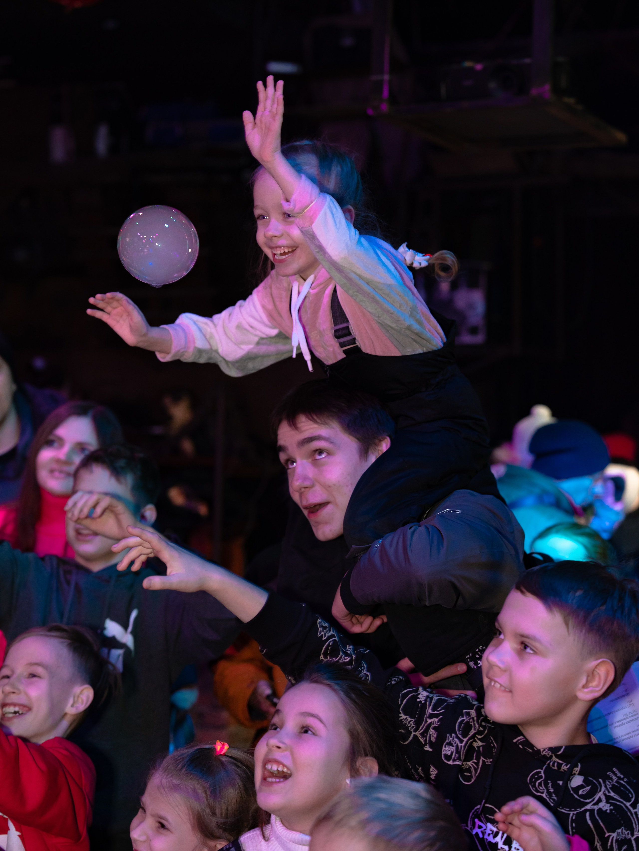 Новогодняя сказка в Байк Центре «Ночные Волки». Крамер Юлиана детский и семейный фотограф