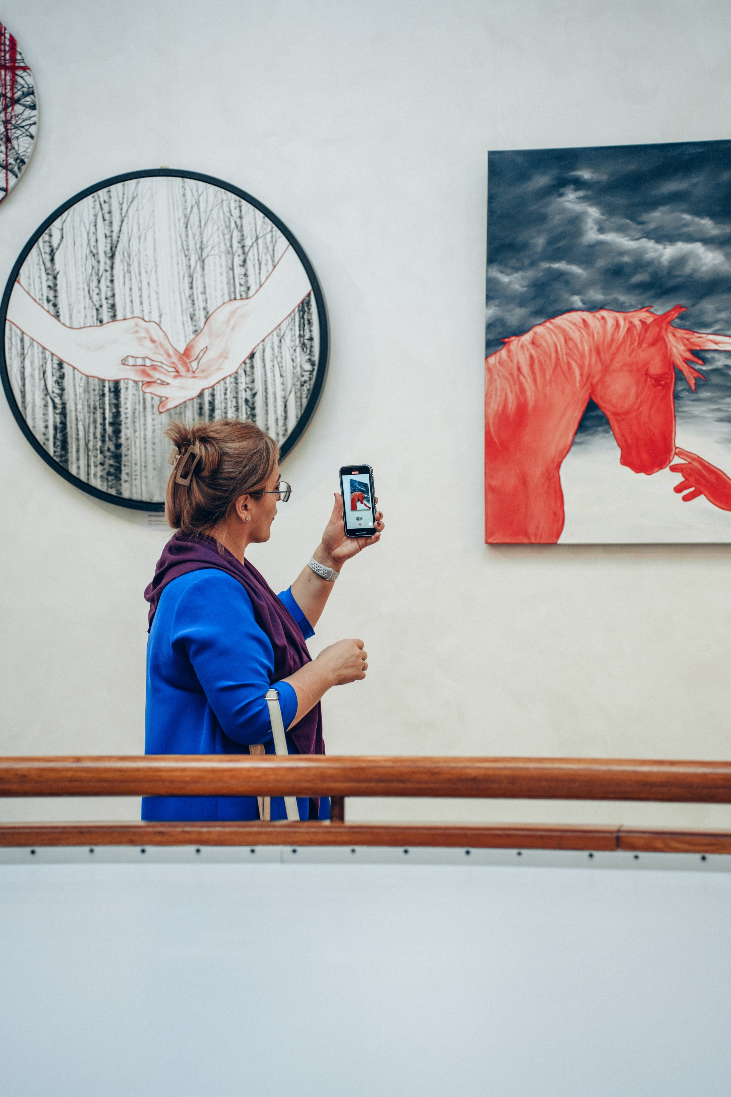 Открытие выставочного проекта «Я + Искусство = ЮГРА». Лайфстайл фотограф в Ханты-Мансийске Мария Шишкина