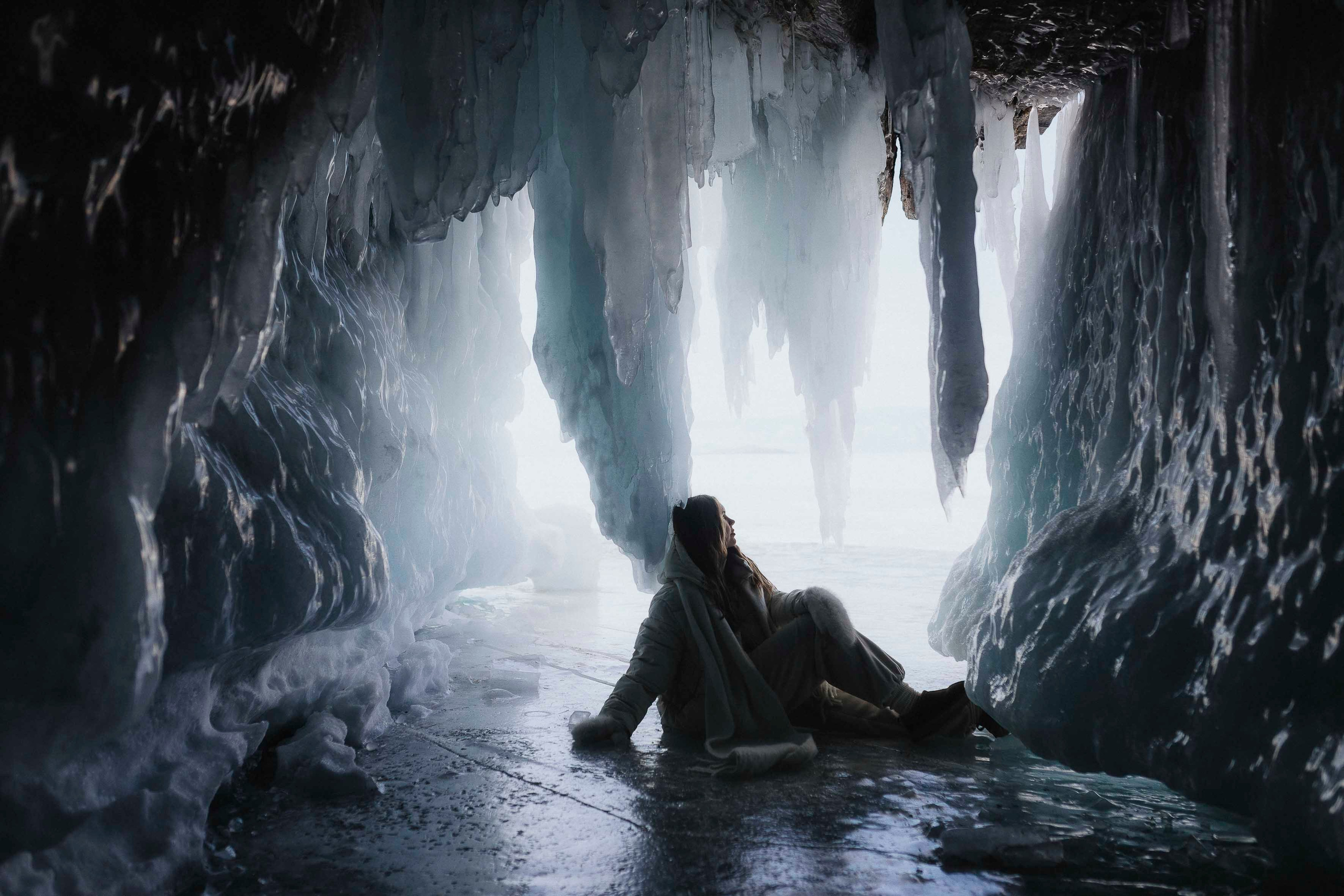 Весь день на льду. Фотограф Ольхон, Регина