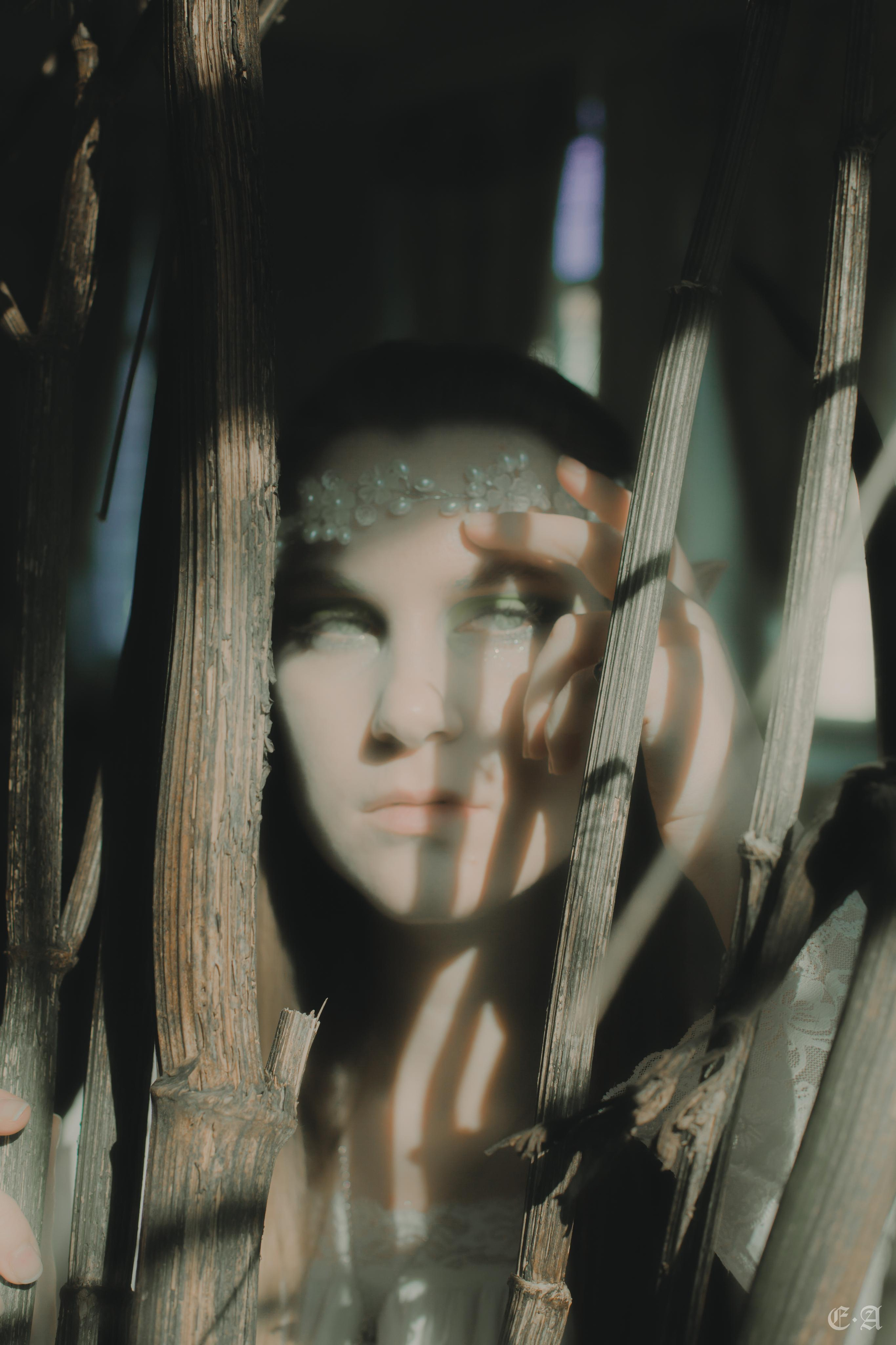 История сына древа Феанор и одного из Майар. Фотограф Ellairen