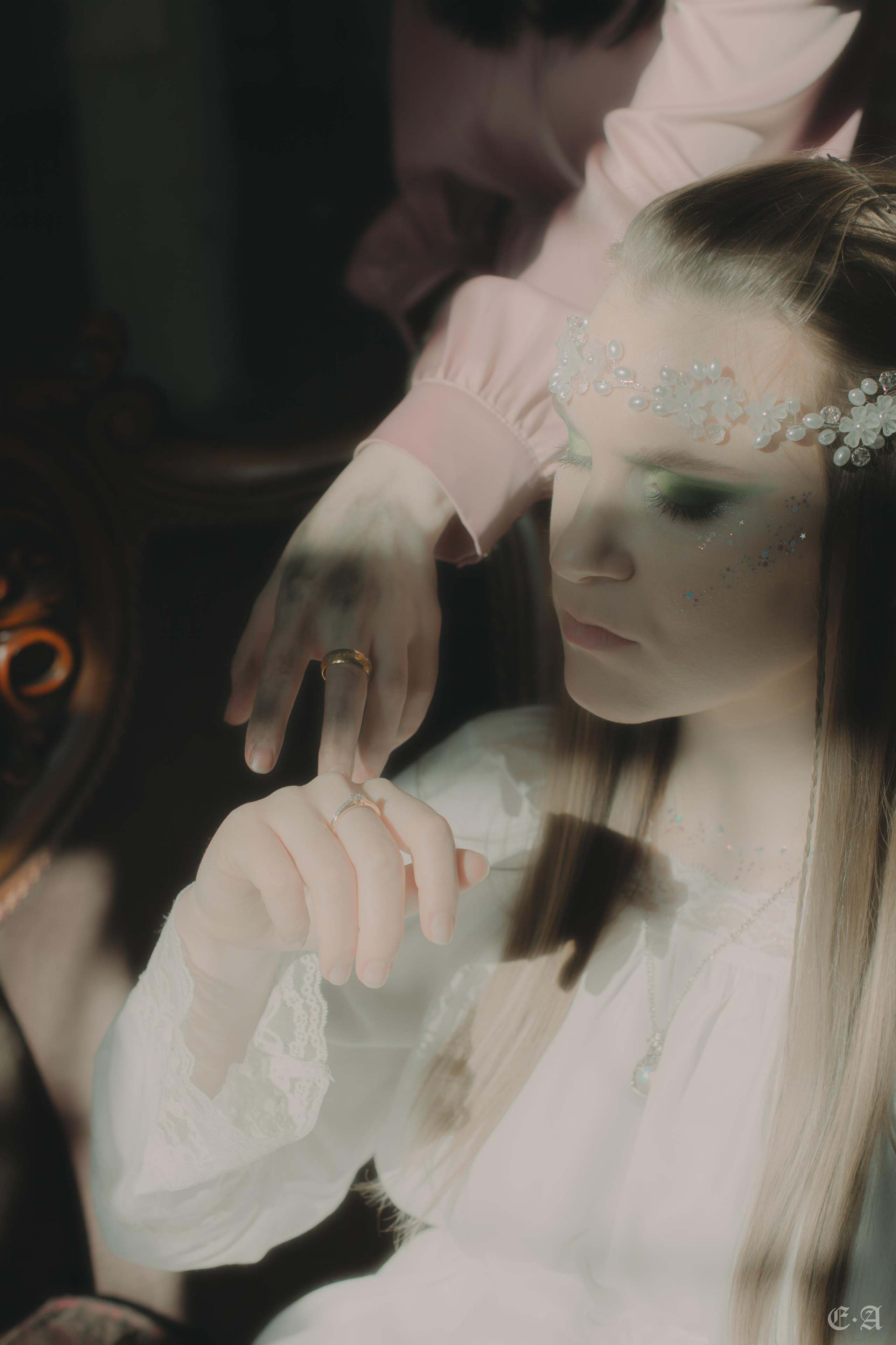 История сына древа Феанор и одного из Майар. Фотограф Ellairen