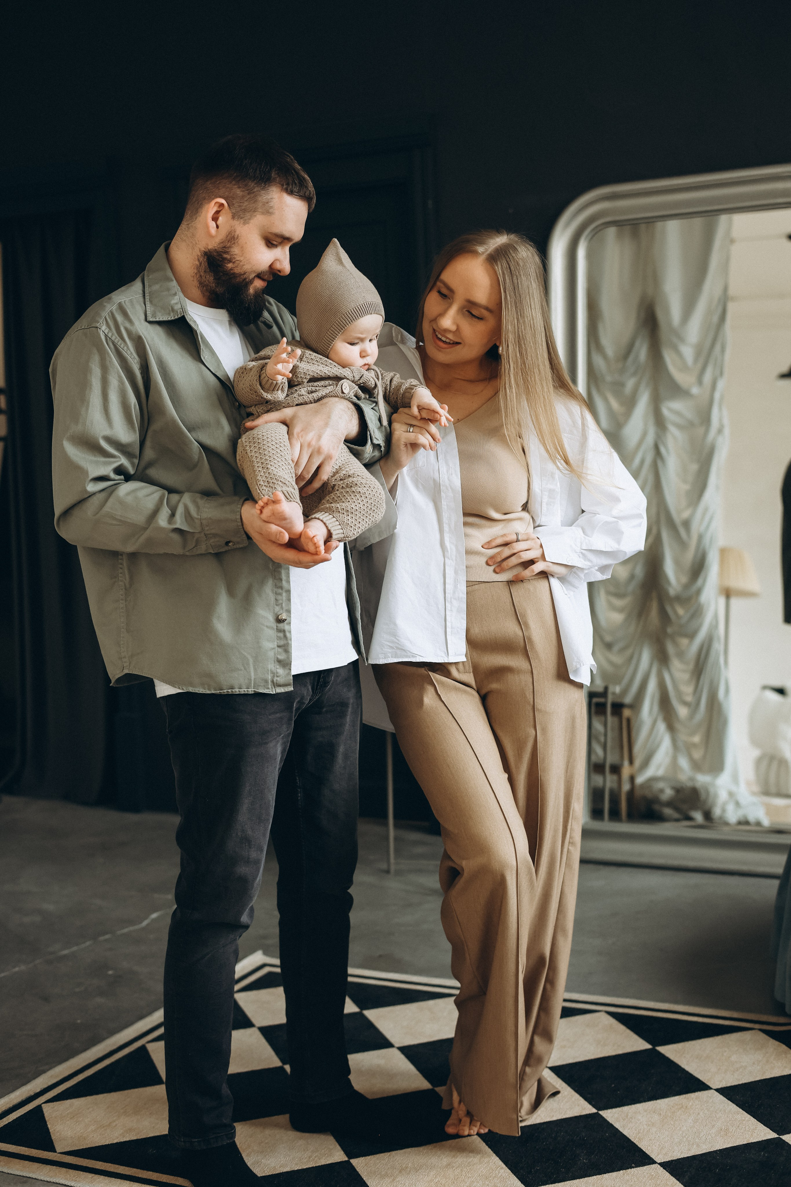 https://white-garden.orgs.biz/   Екатеринбург , улица Цвиллинга, 4 | White Garden, фотостудия   семейная фотосессия фотосессия с малышом екатеринбург