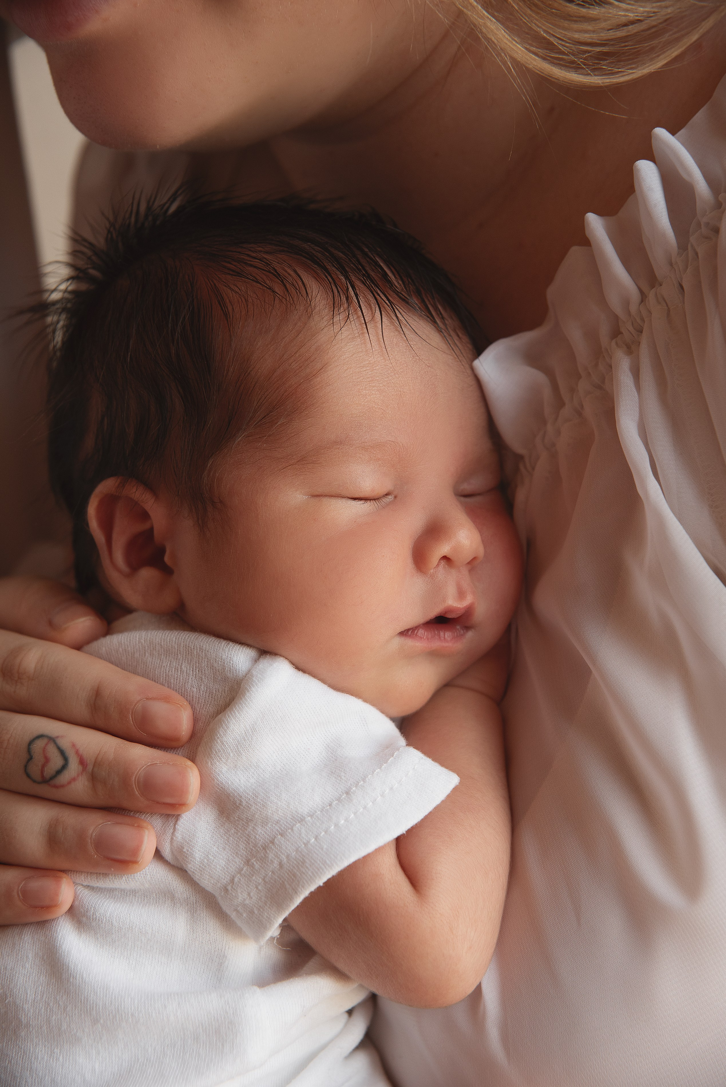 Семейная фотосессия с новорожденным Эрнест. Семейный фотограф в Южно-Сахалинске Анастасия Лимарева