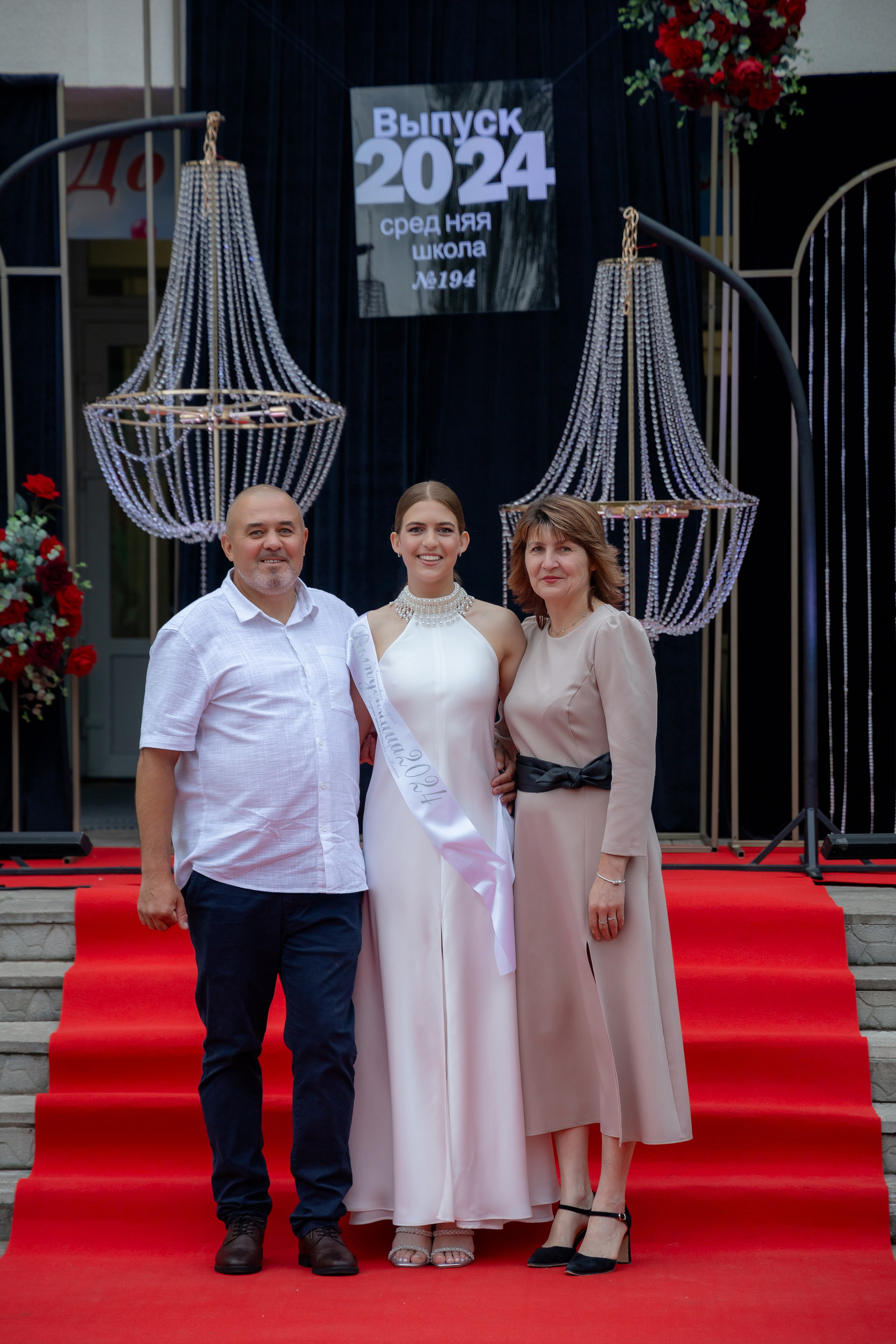 Школьный выпускной 2024 год в Соколе (Минск). Свадебный фотограф в Минске/Беларуси Сергей Спиридонов