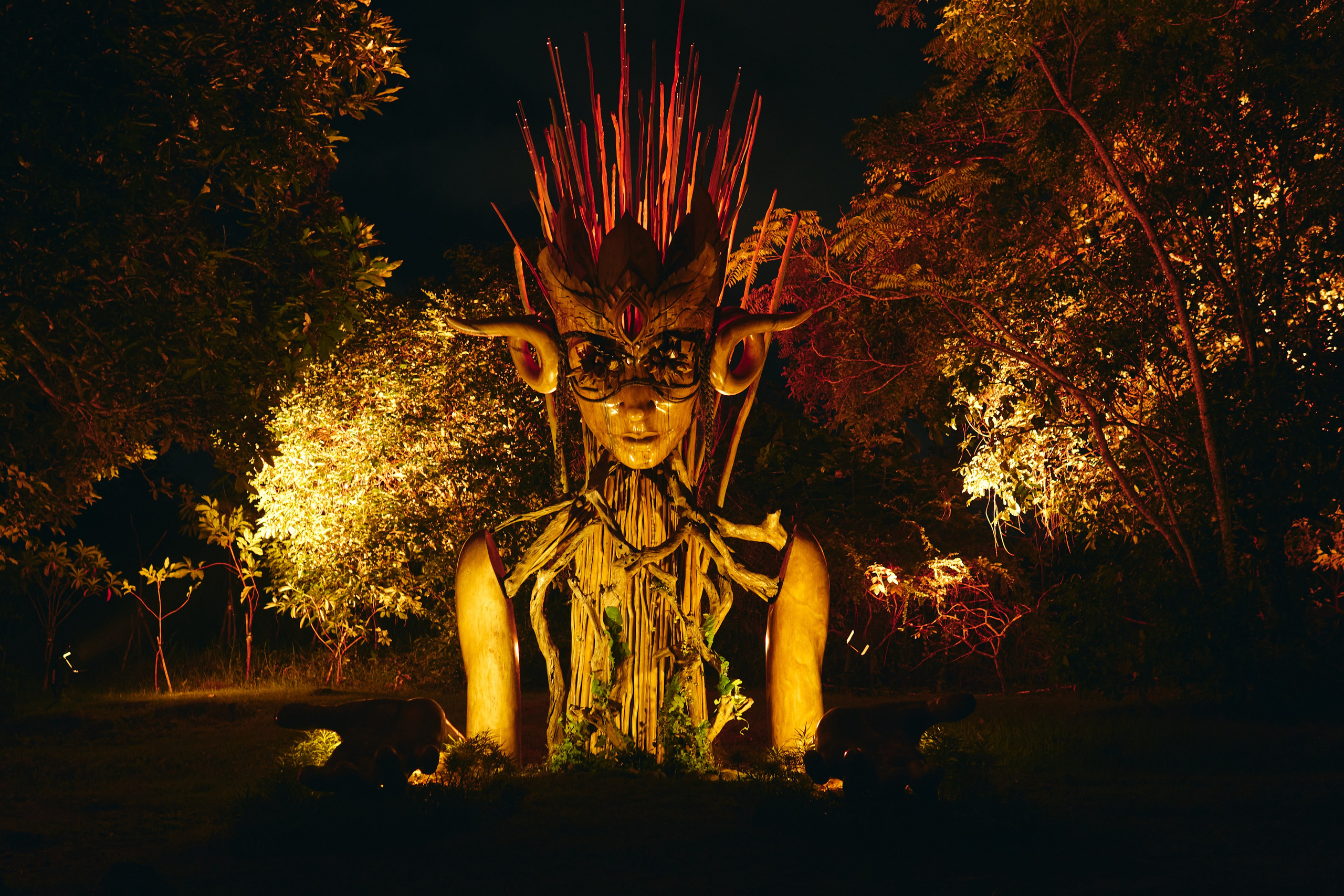 NuanuNight. See the moment and catche. commercial and reportage