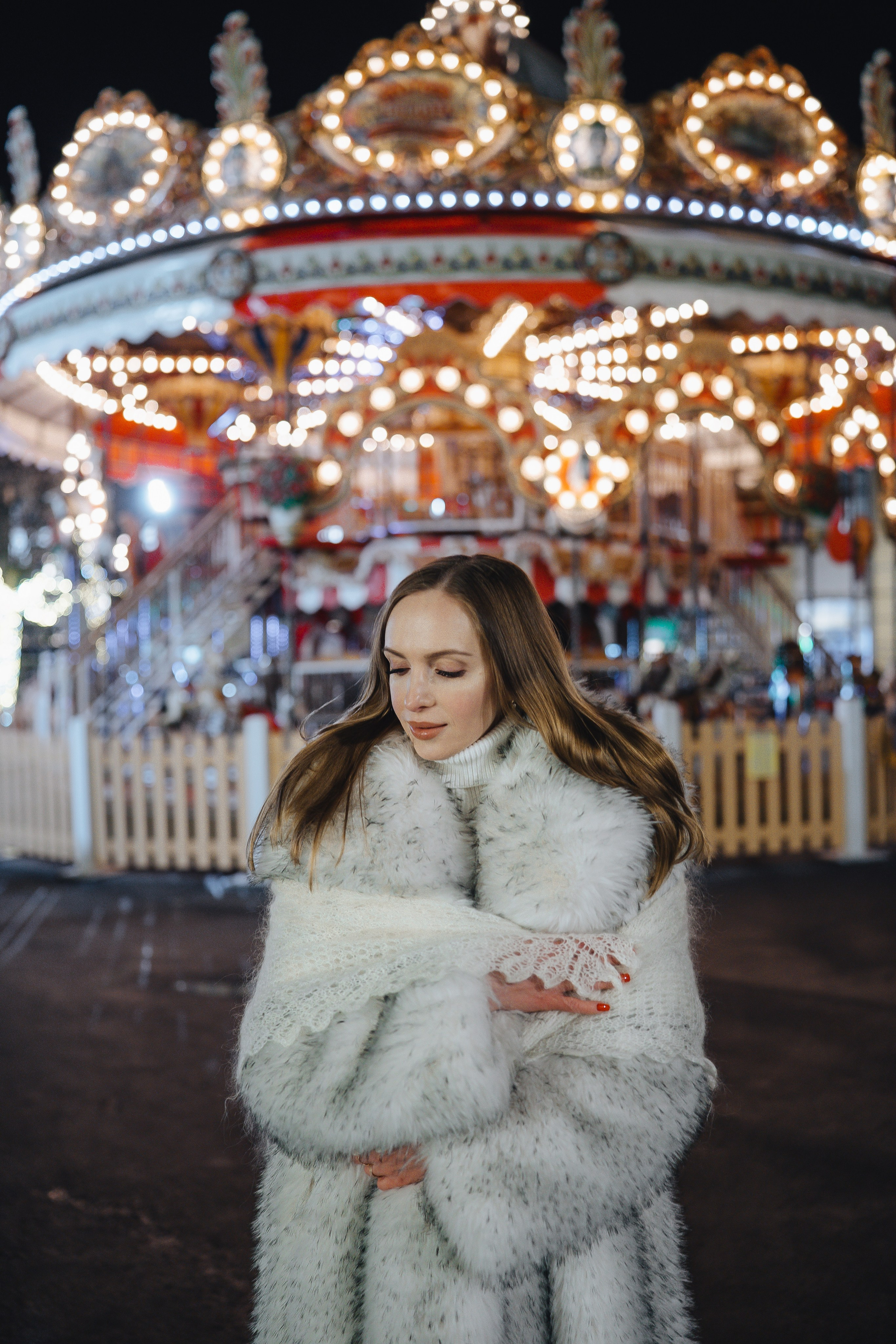 ПРОГУЛКА НА МАНЕЖНОЙ ПЛОЩАДИ ДЛЯ ДЕВУШКИ ПЕРЕД НОВЫМ ГОДОМ (НОВОГОДНЯЯ ФОТОСЕССИИЯ НА МАНЕЖНОЙ ПЛОЩАДИ). Профессиональный фотограф, Санкт-Петербург — Виктория Богомолова