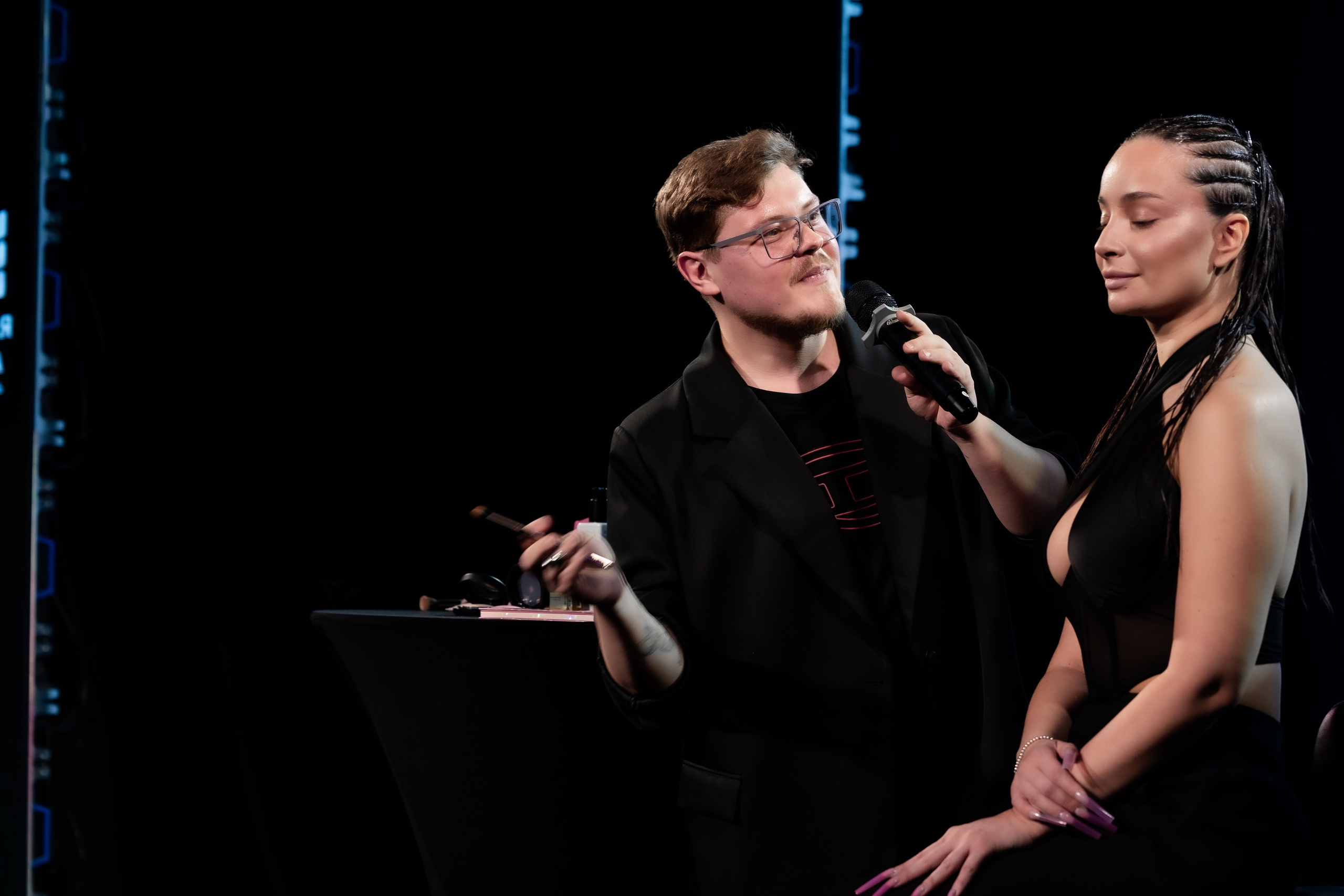 Мастер-класс по макияжу на Модной волне от Ивана Смирнова, звездного визажиста. Студия фото, видеографии и мультимедийного дизайна в Москве Multi Frame Studio