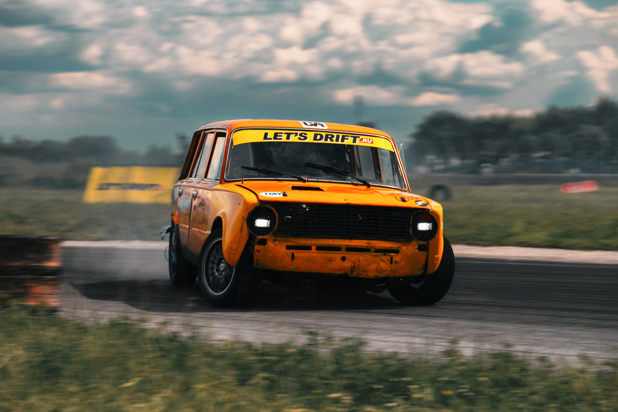 Фоторепортаж с «Больших Гонок» — дрифт, драг, звук