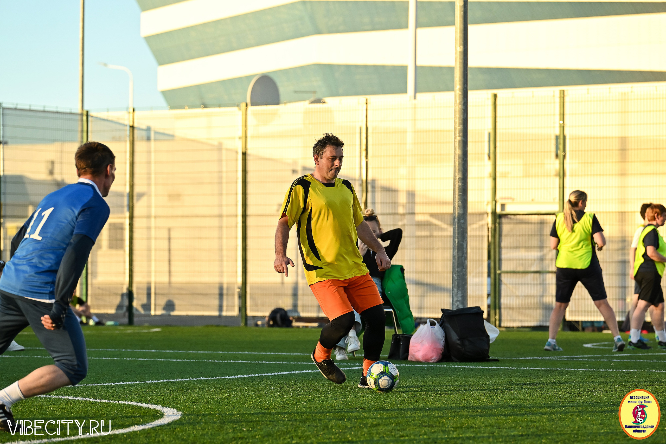 ИГРЫ МИНИ-ФУТБОЛЬНОЙ И КОРПОРАТИВНОЙ ЛИГИ. VIBECITY.RU Вайб Сити Ру Фоторепортажи Фотоотчеты Калининград