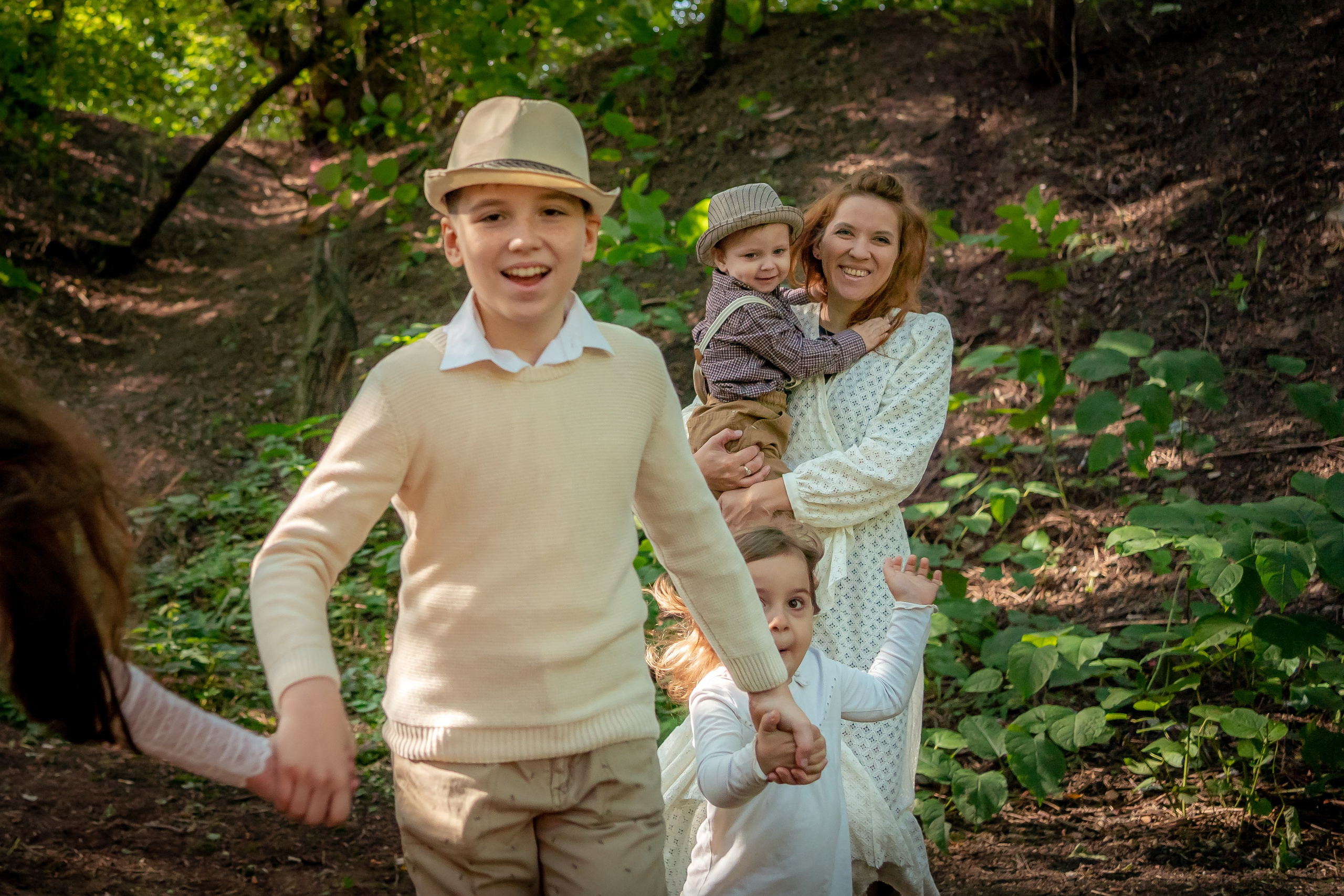 Екатерина с детьми. Семейный фотограф Варвара Сорока в городе Москве